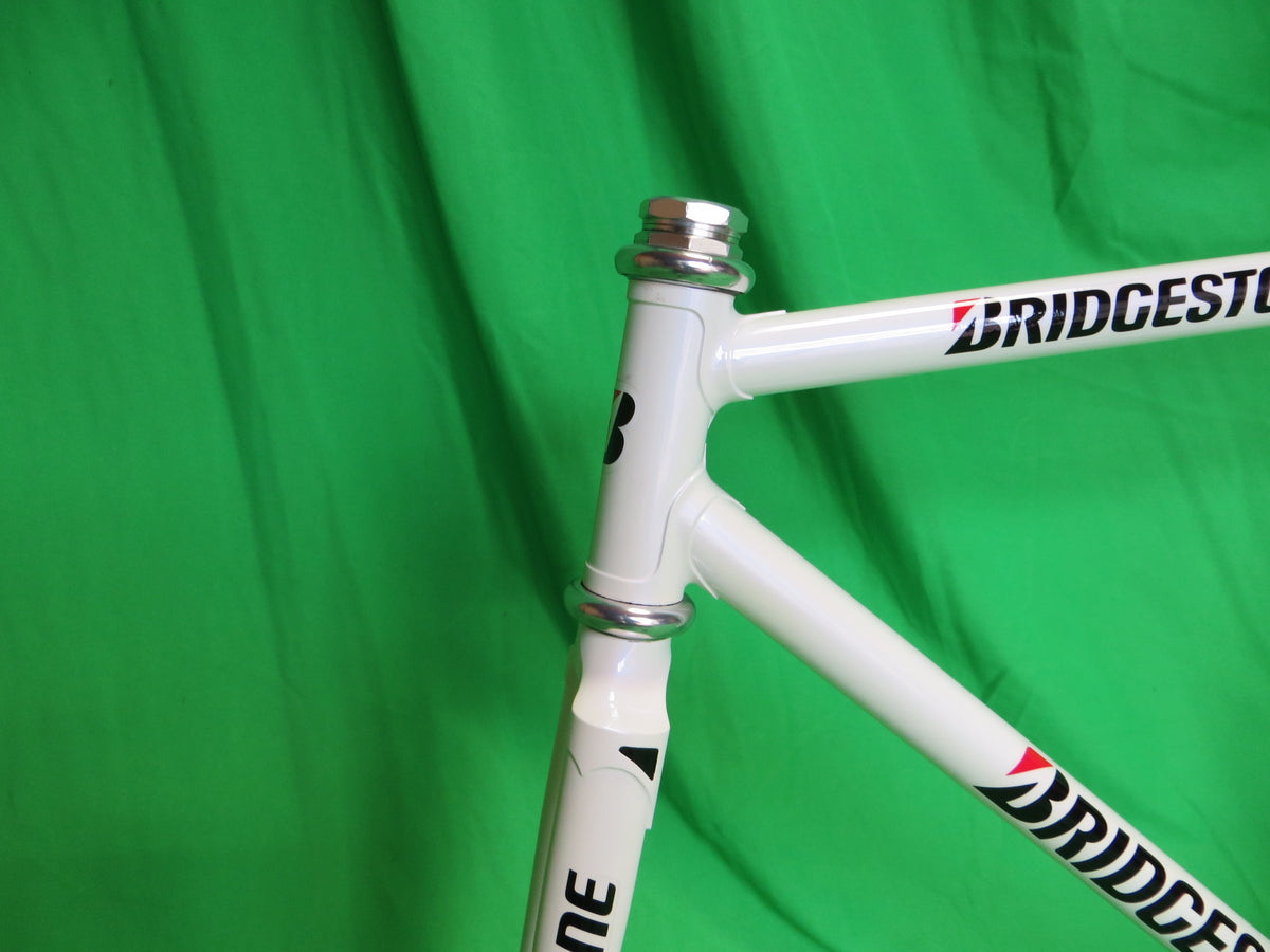 Bridgestone // White // 50.5cm – NJS EXPORT