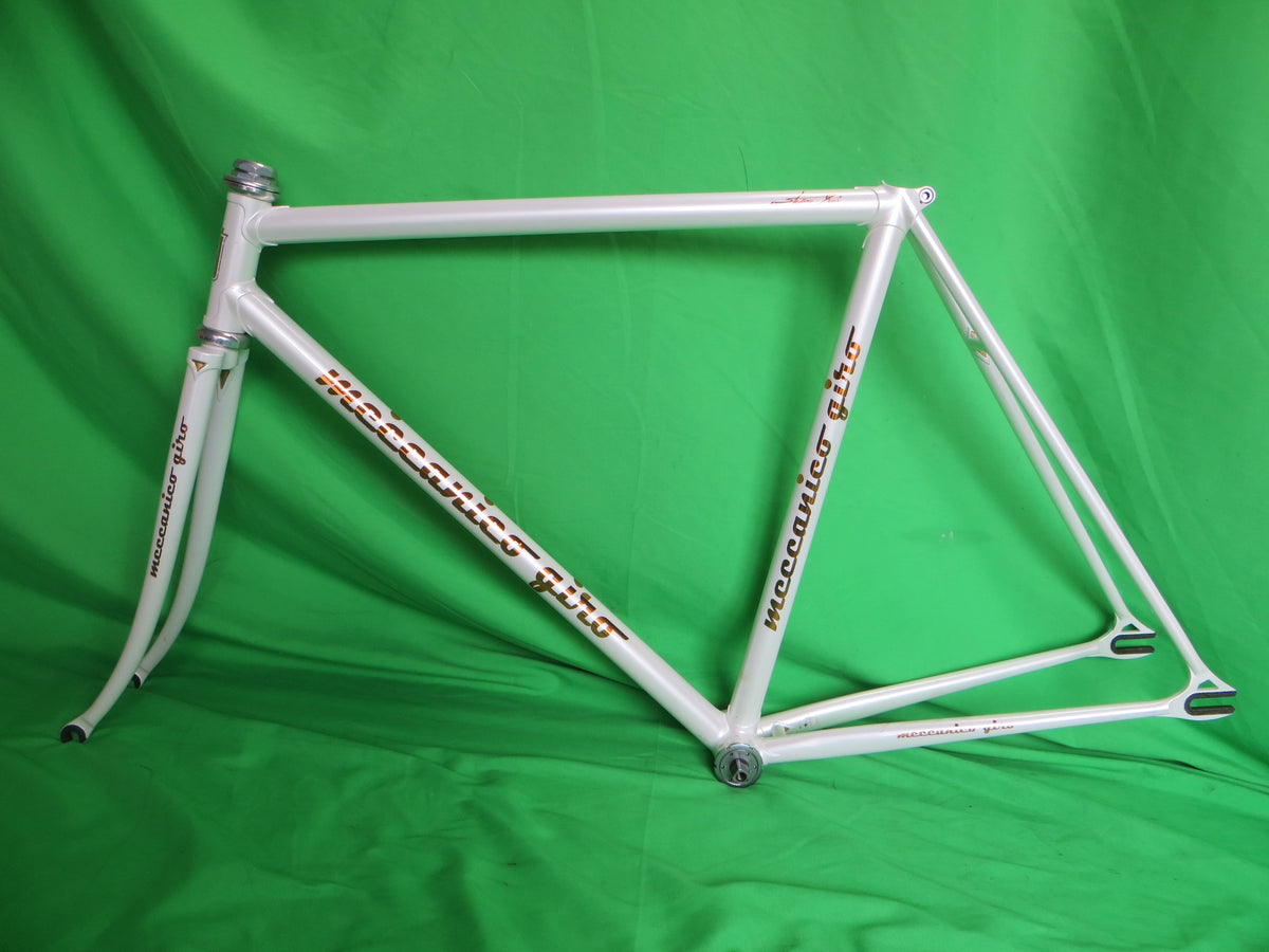 GIRO // White // 51.5cm – NJS EXPORT