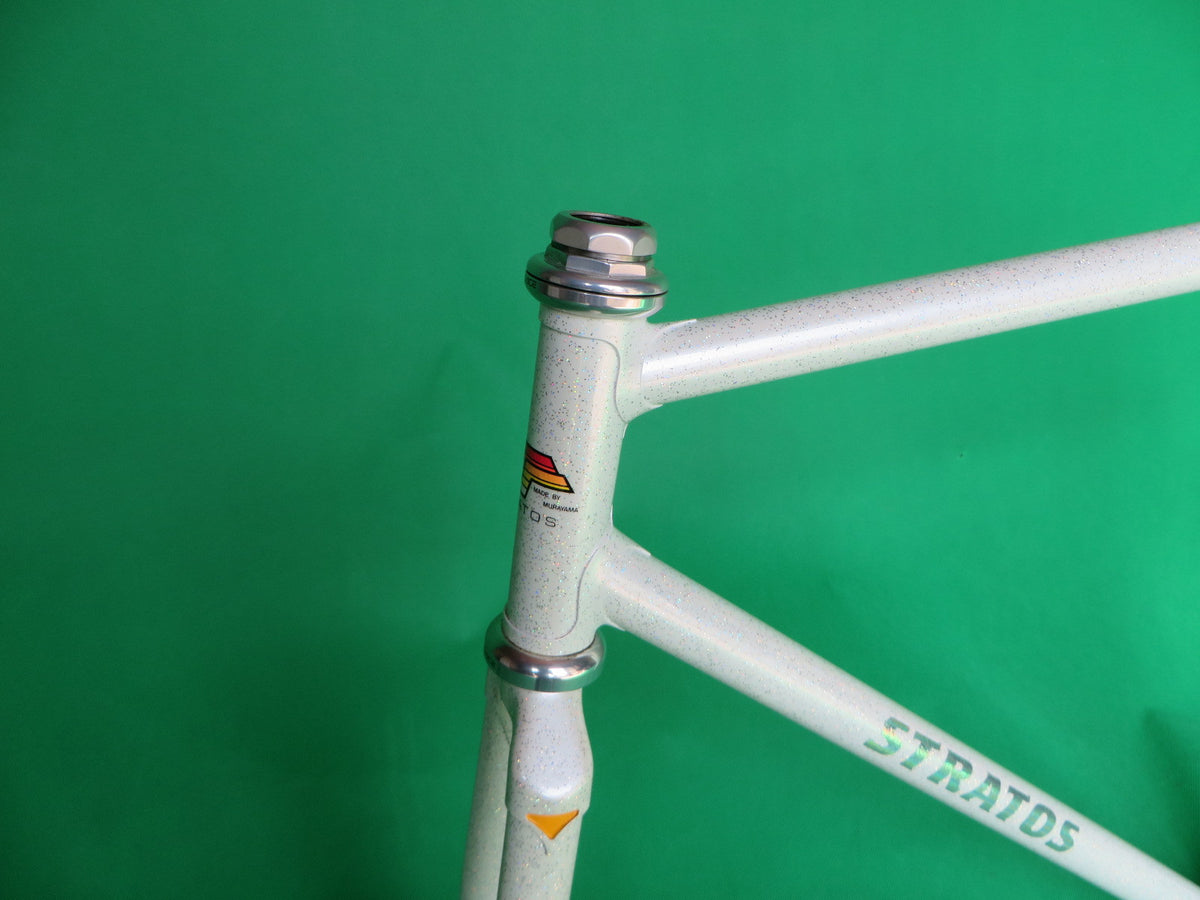 Stratos White S-Class No.2 (53.5cm) – NJS EXPORT