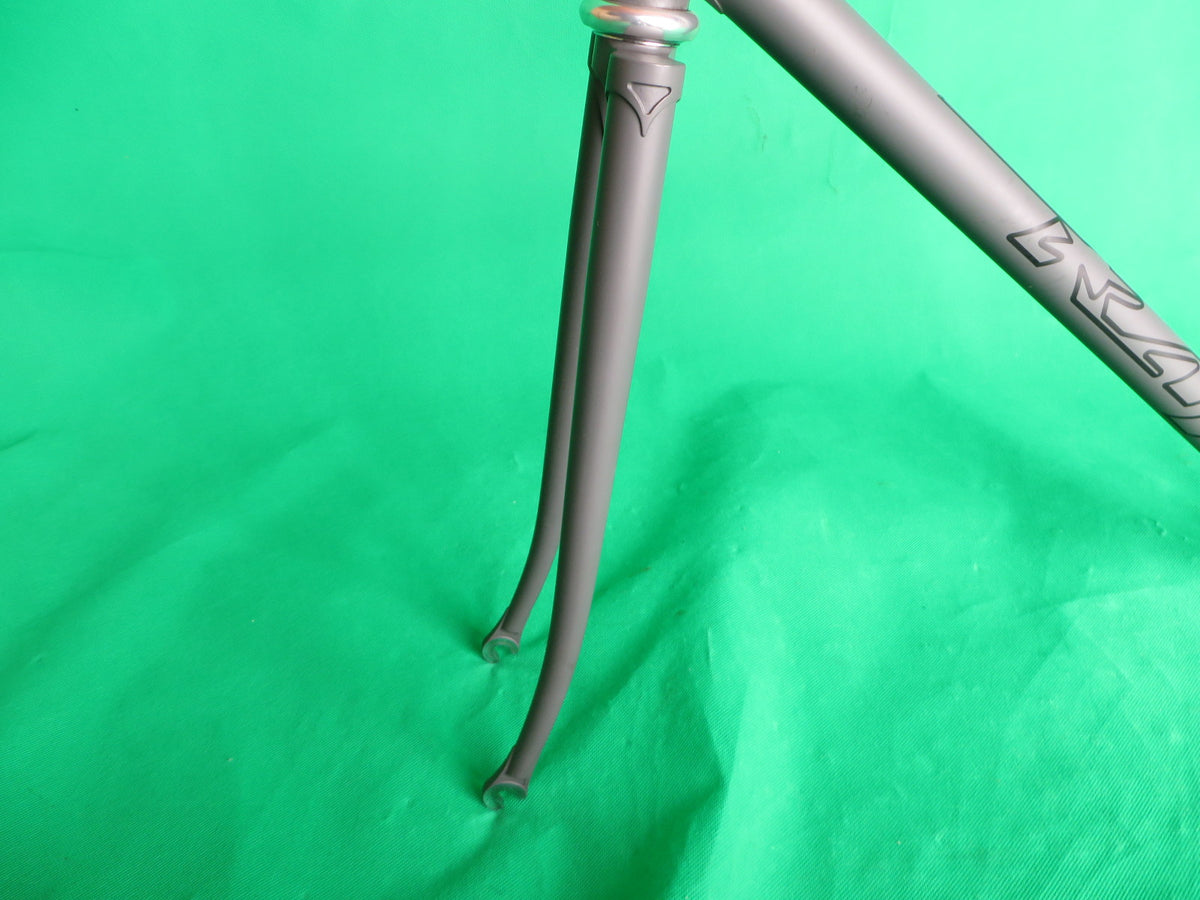 Rap // Matte Gray // 52.5cm – NJS EXPORT