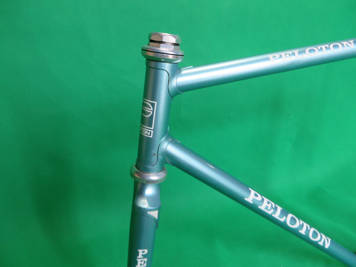 PELOTON // Metallic Sky Blue // 53.5cm – NJS EXPORT PELOTON // Metallic Sky Blue // 53.5cm – NJS EXPORT