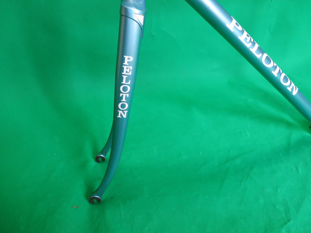 PELOTON // Metallic Sky Blue // 53.5cm – NJS EXPORT