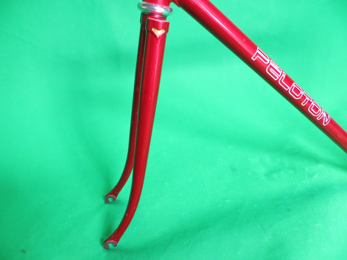 PELOTON // Metallic Red // 49.5cm – NJS EXPORT
