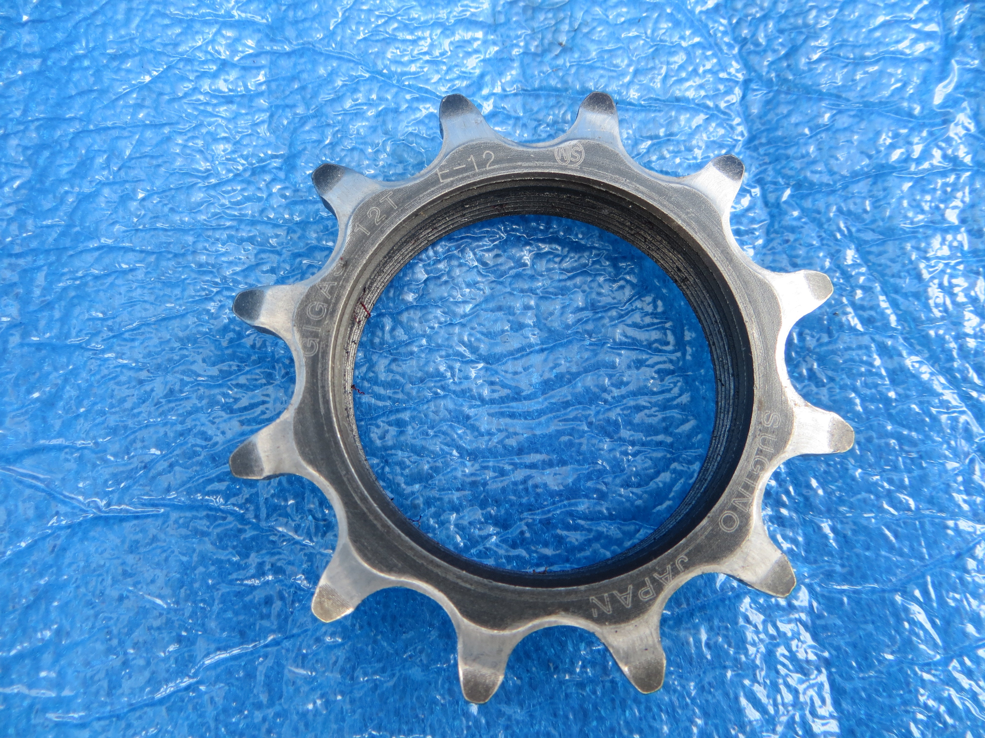 Sugino Gigas 12t 1/8” Track Cog NJS (25100722)