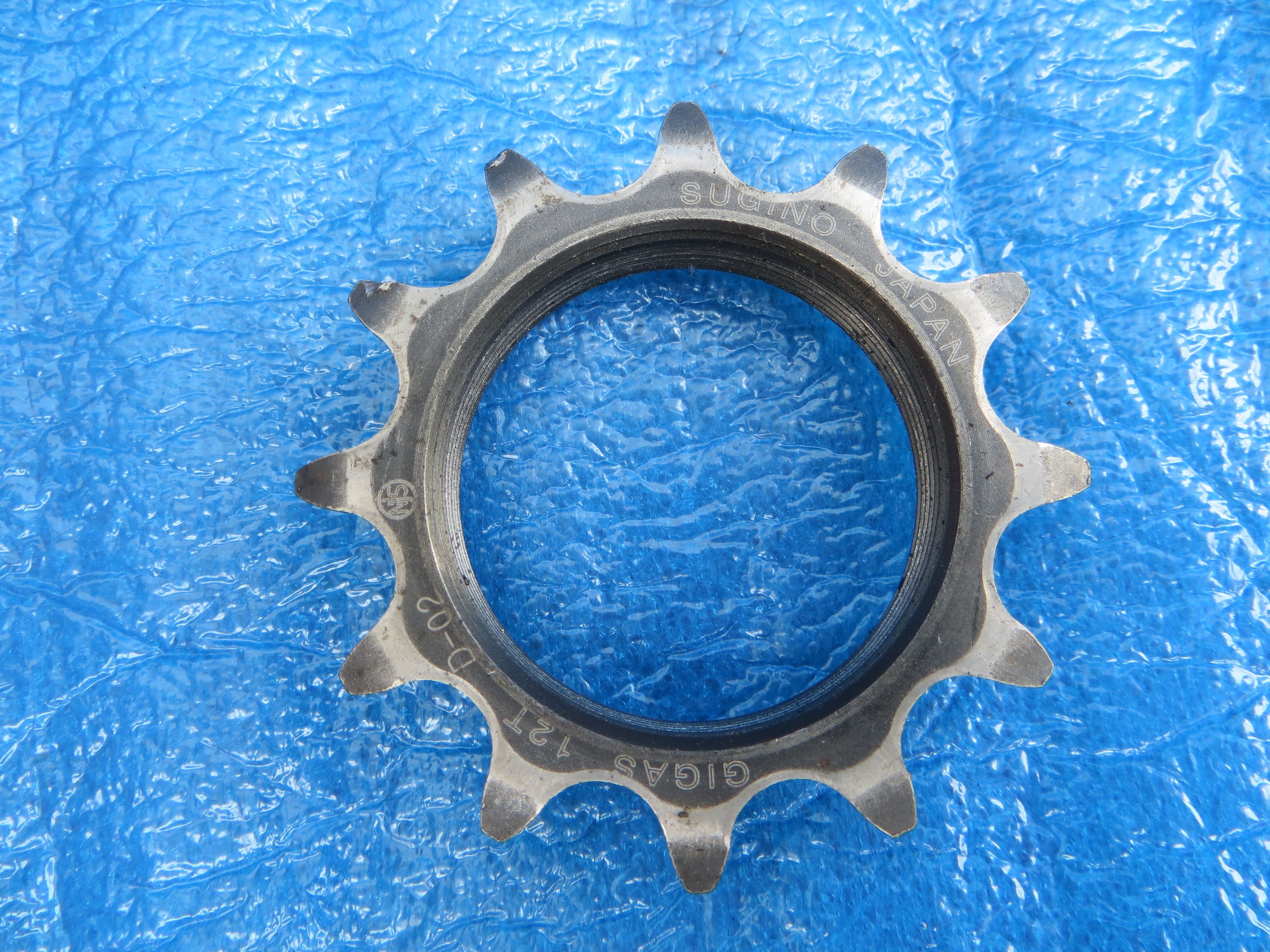 Sugino Gigas 12t 1/8” Track Cog NJS (25100723)