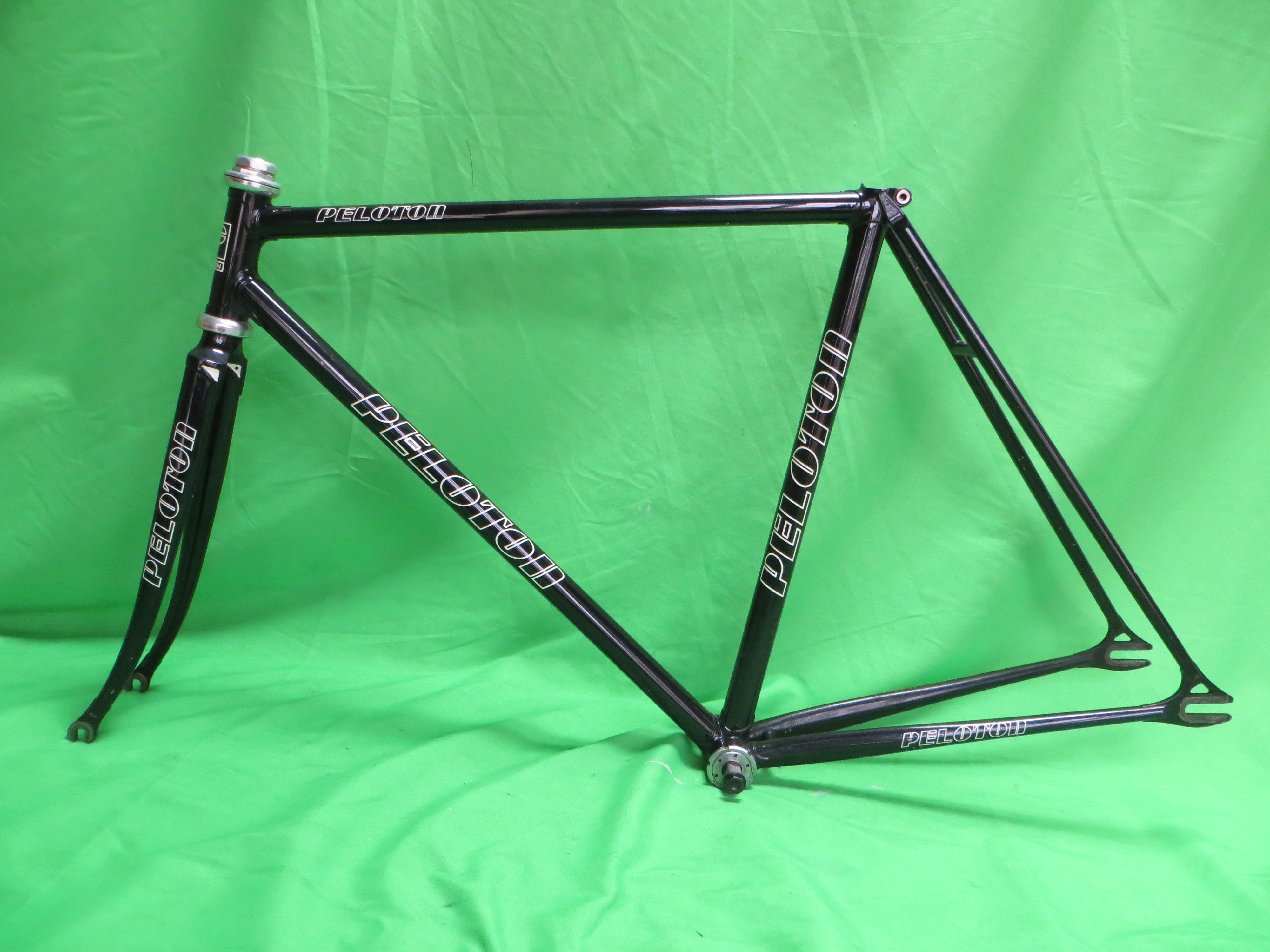 Peloton // Black // 51cm