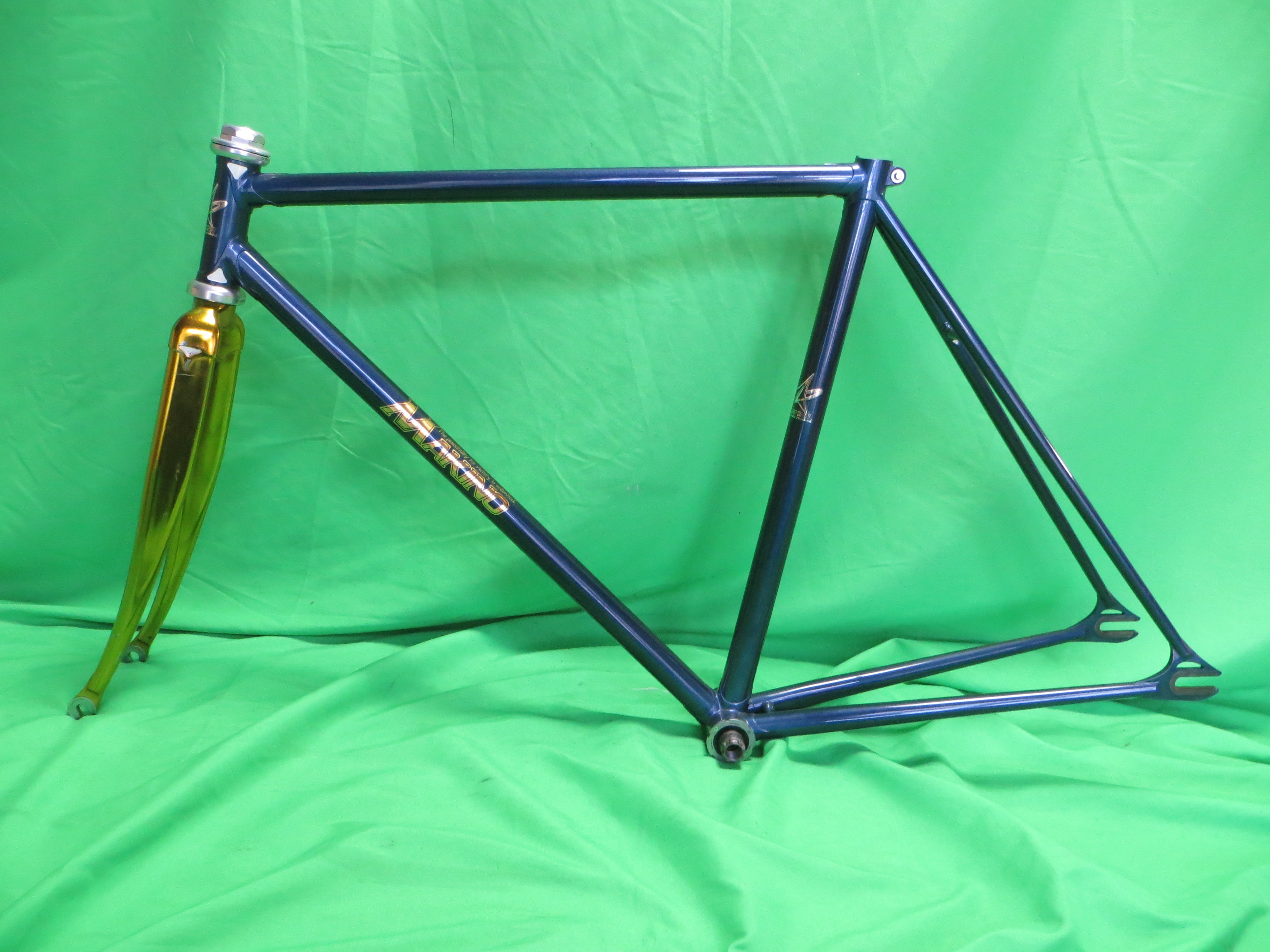 Makino Columbus Max Fork // Navy Metallic / Gold Plated Frok // 51cm