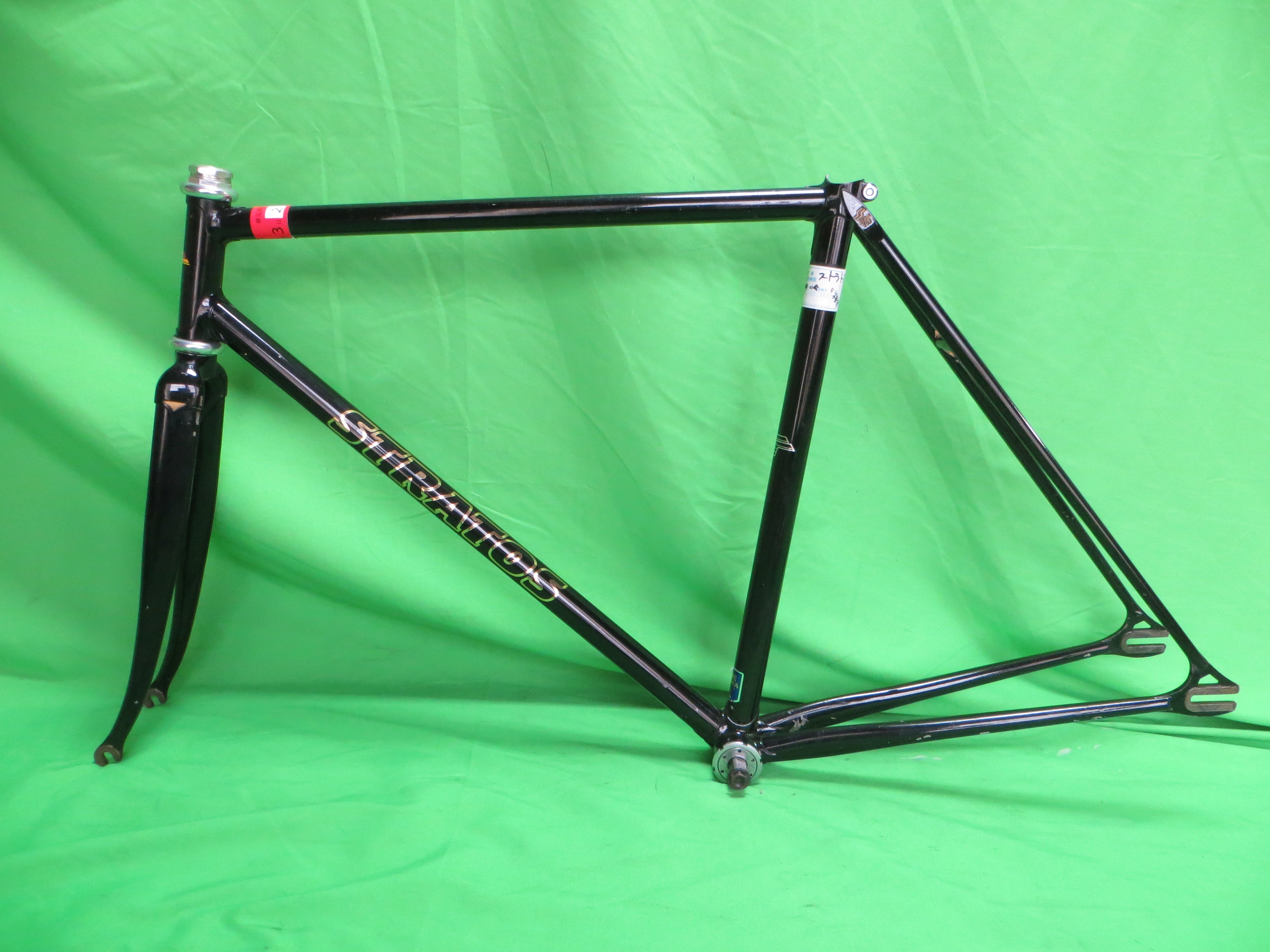 Stratos Columbus Max Fork // Black with Fine Gold Flake // 50cm