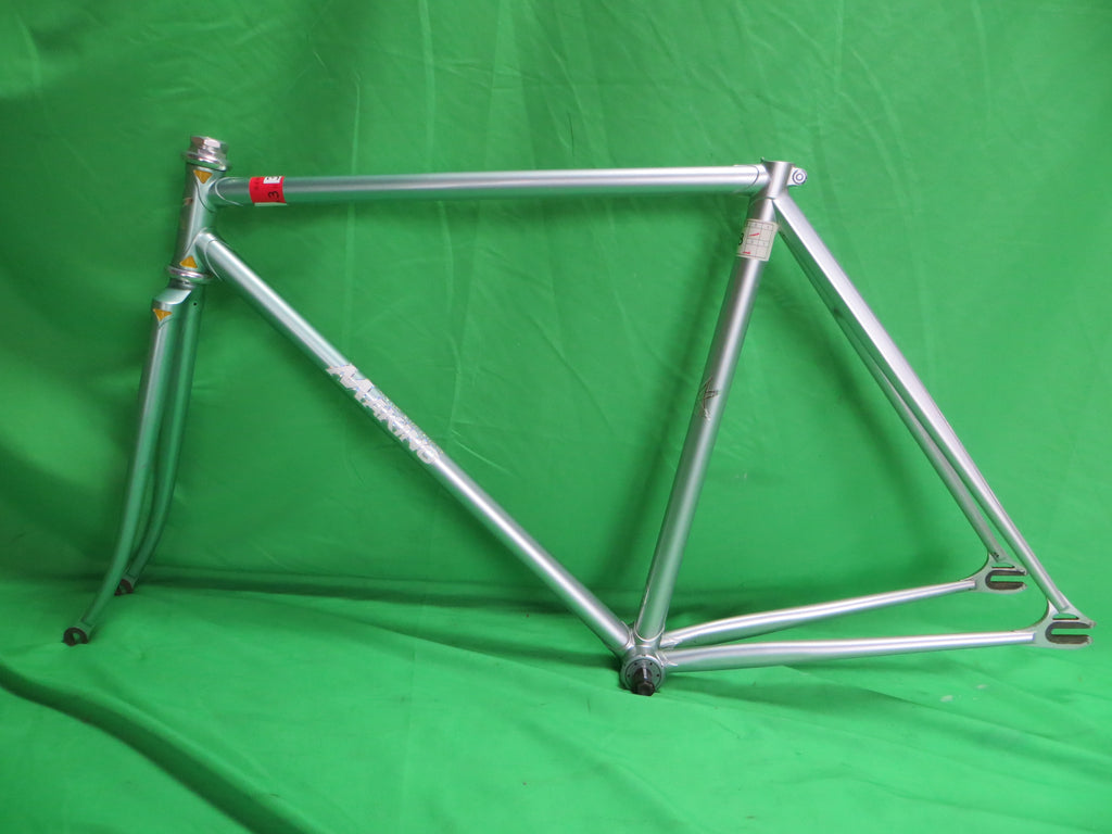 Makino // Silver Green Metallic Fade // 50cm