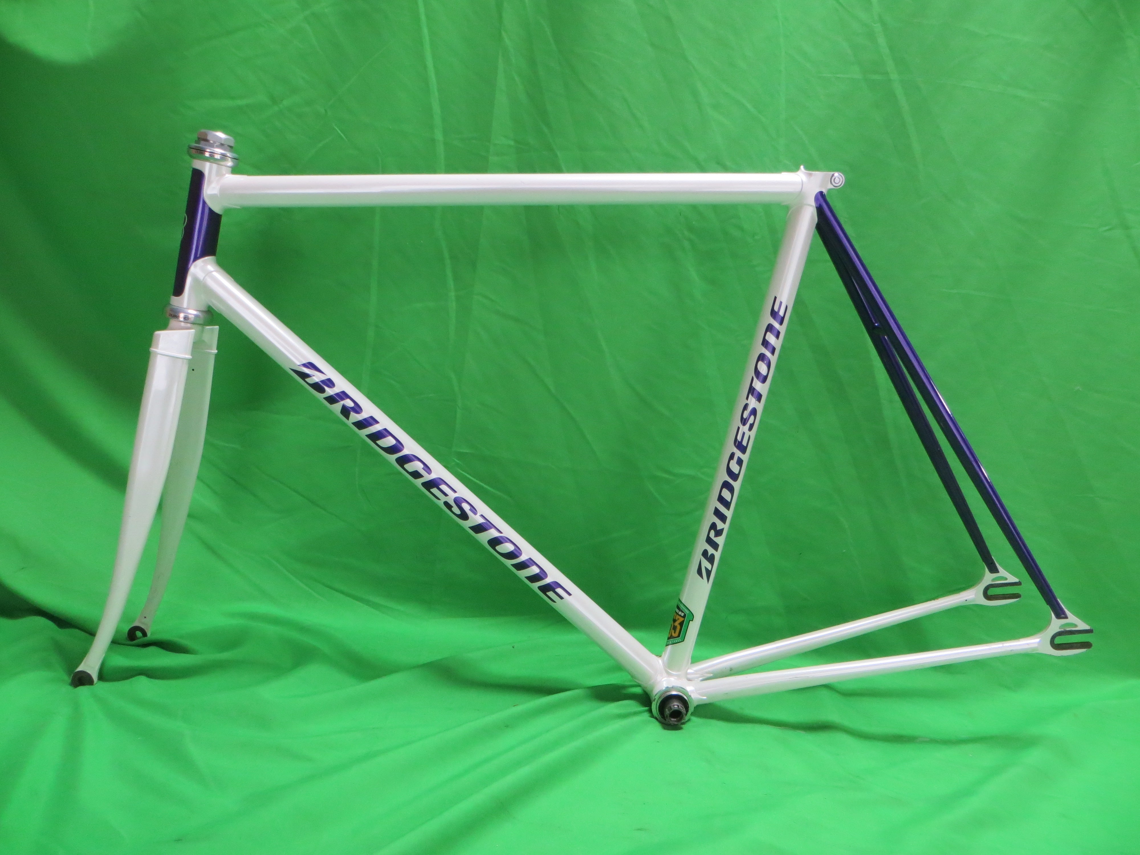 Bridgestone Columbus Max Fork / Reynolds 853 // White / Candy Purple Two Tone // 55cm