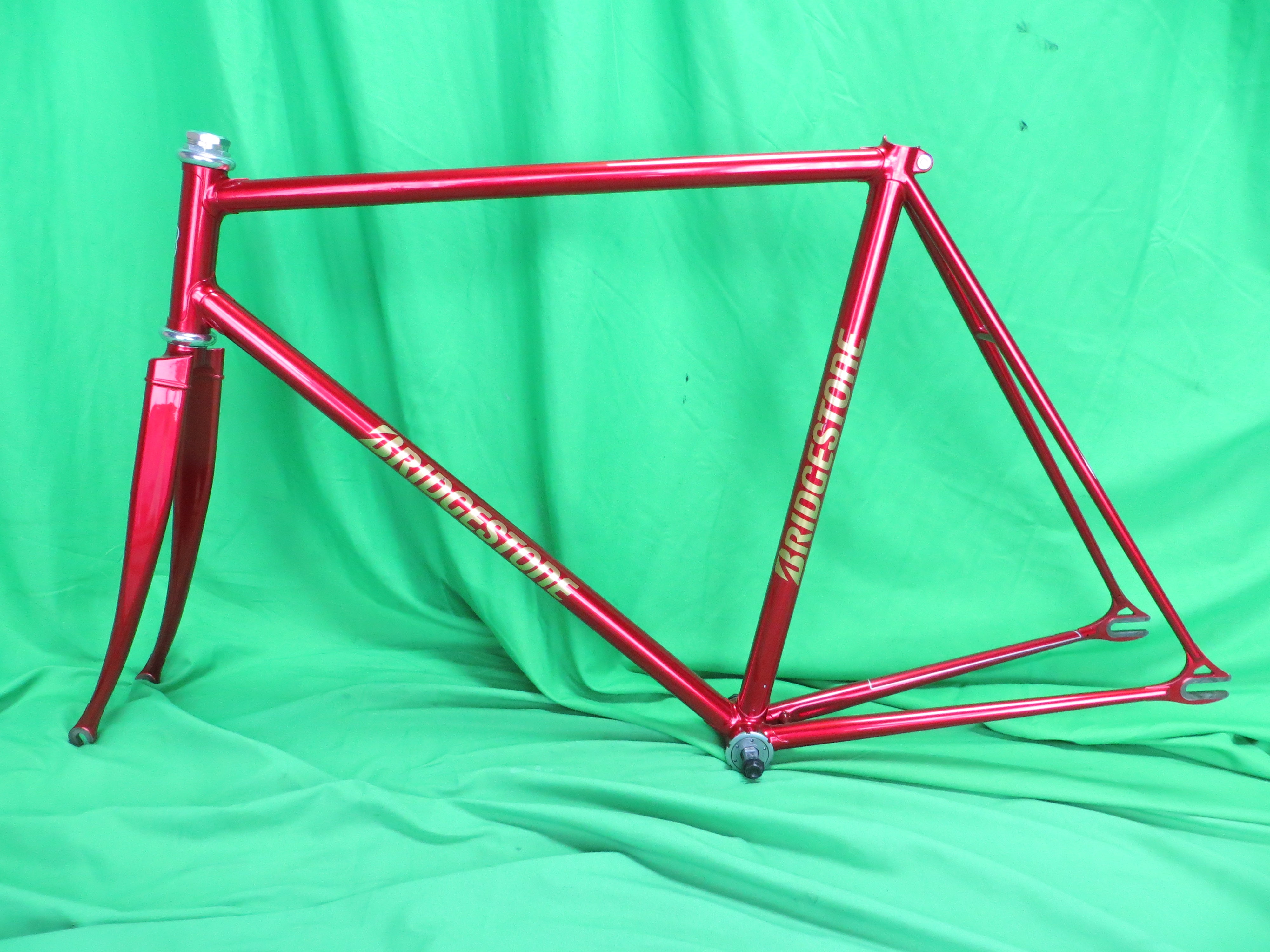 Bridgestone Columbus Max Fork // Candy Red Metallic // 54cm