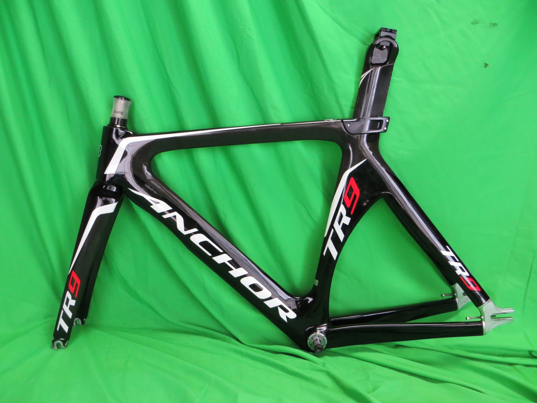 Rare! Anchor TR9 Carbon // Black // 49.5cm UCI NJS Approved