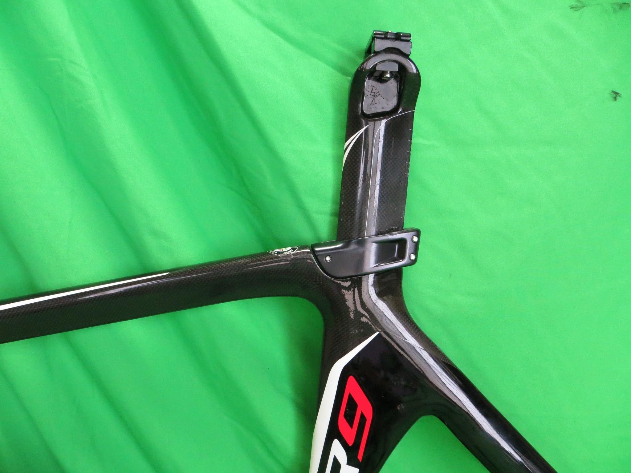 Rare! Anchor TR9 Carbon // Black // 49.5cm UCI NJS Approved – NJS