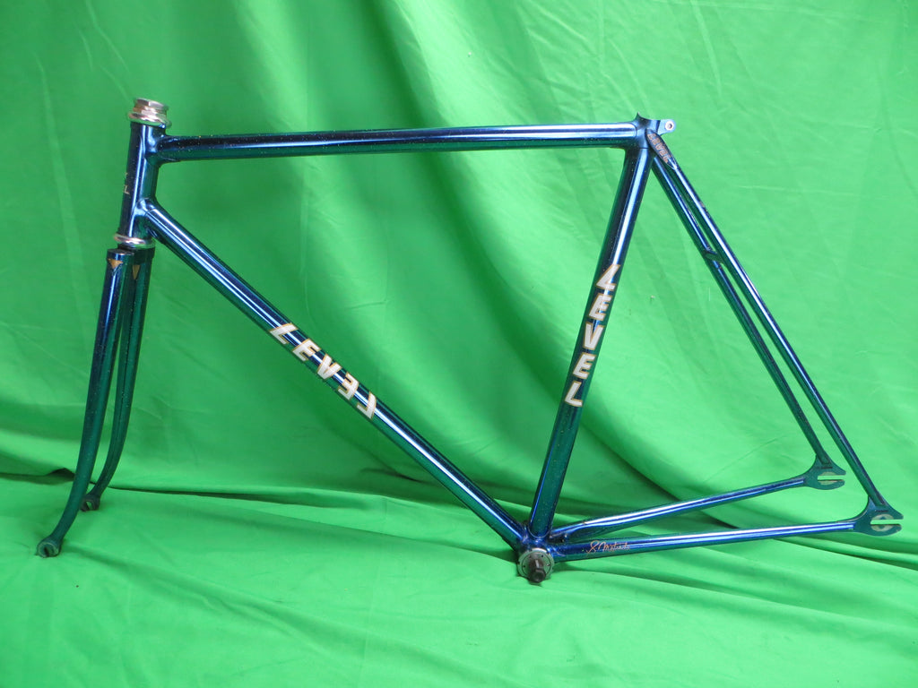 LEVEL // Candy Blue Metallic with Rainbow Flake // 52.5cm