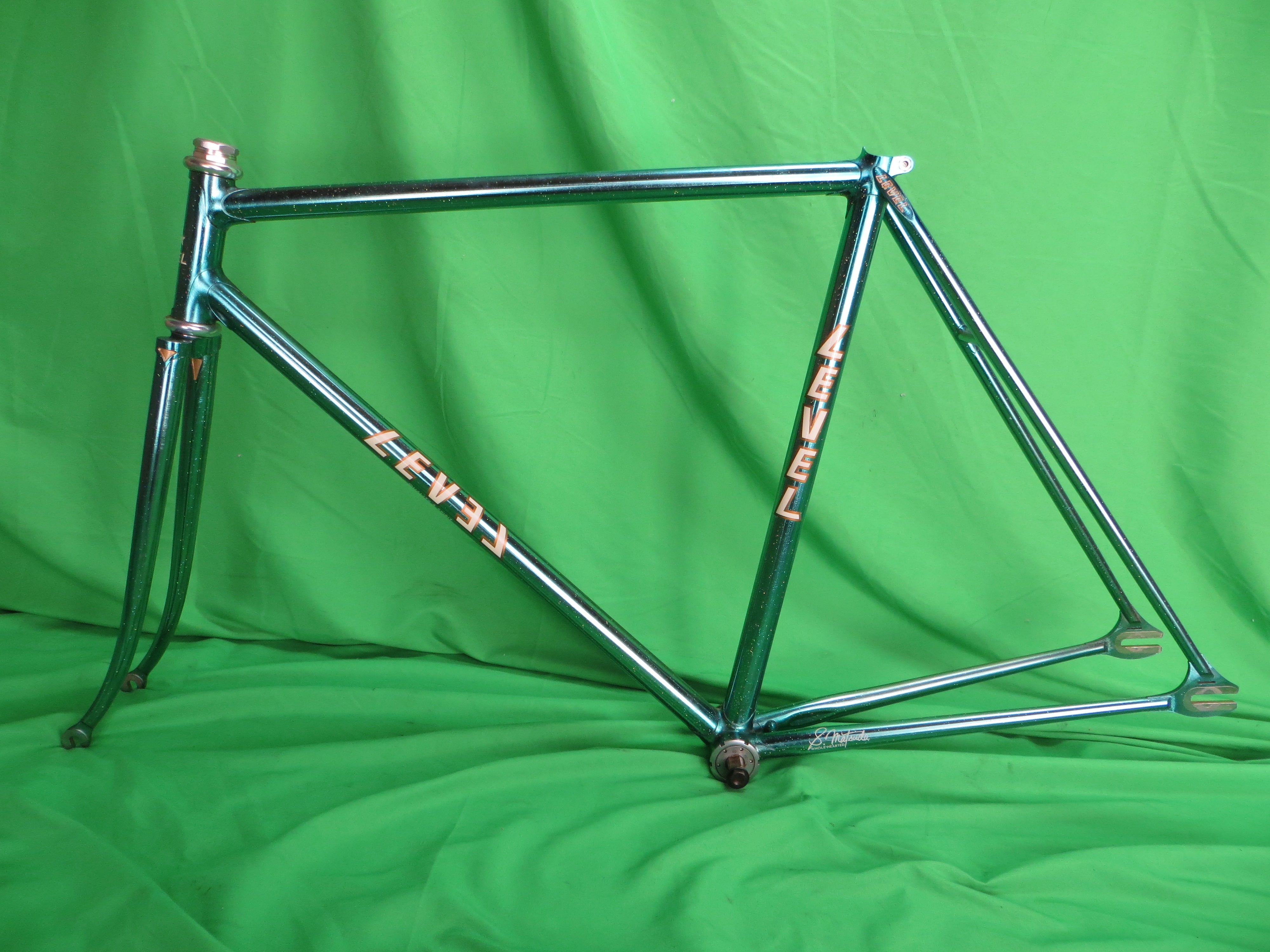 LEVEL // Candy Light Blue Metallic with Rainbow Flake // 52.5cm