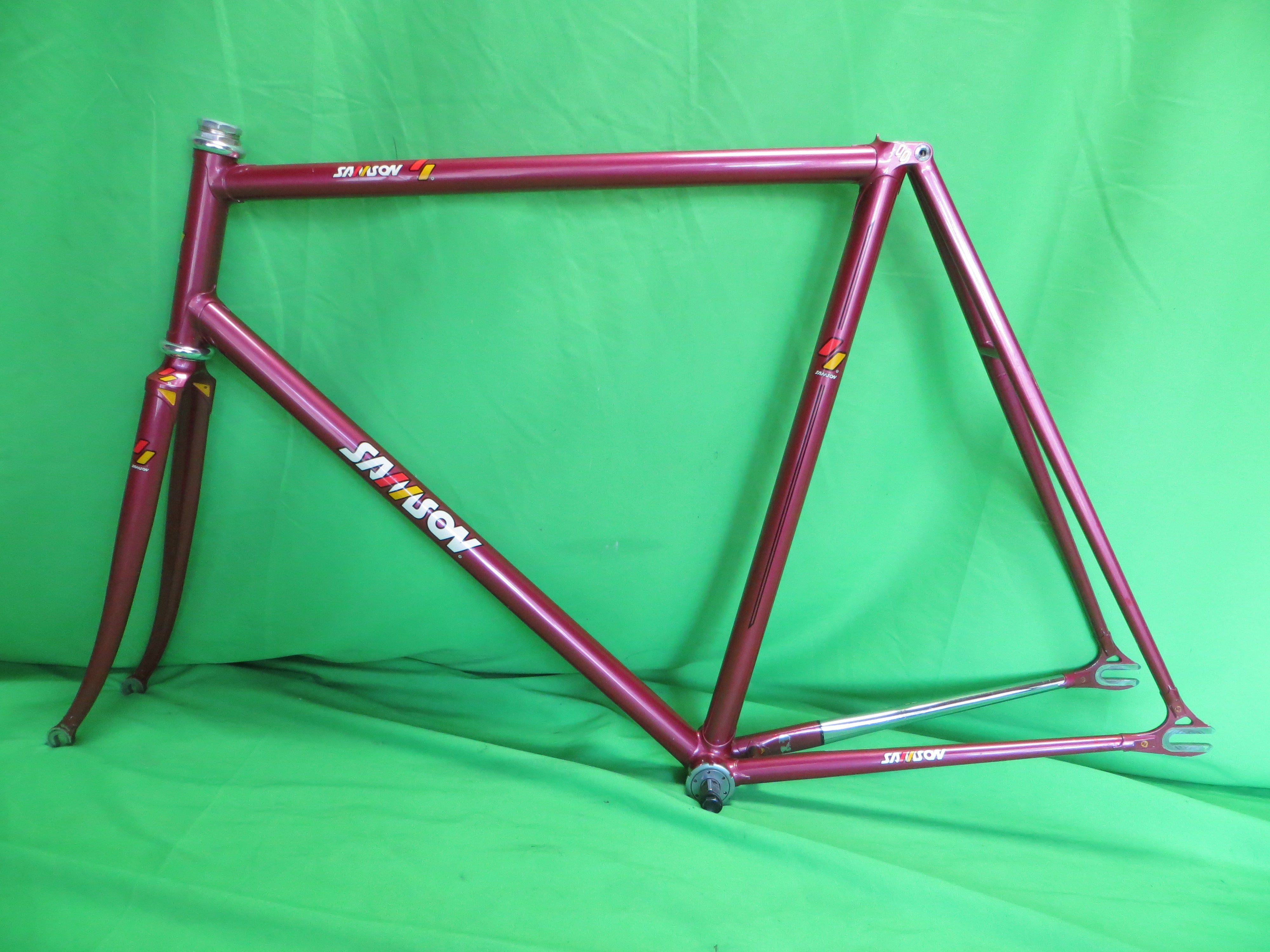 Samson// Wine Red // 57cm