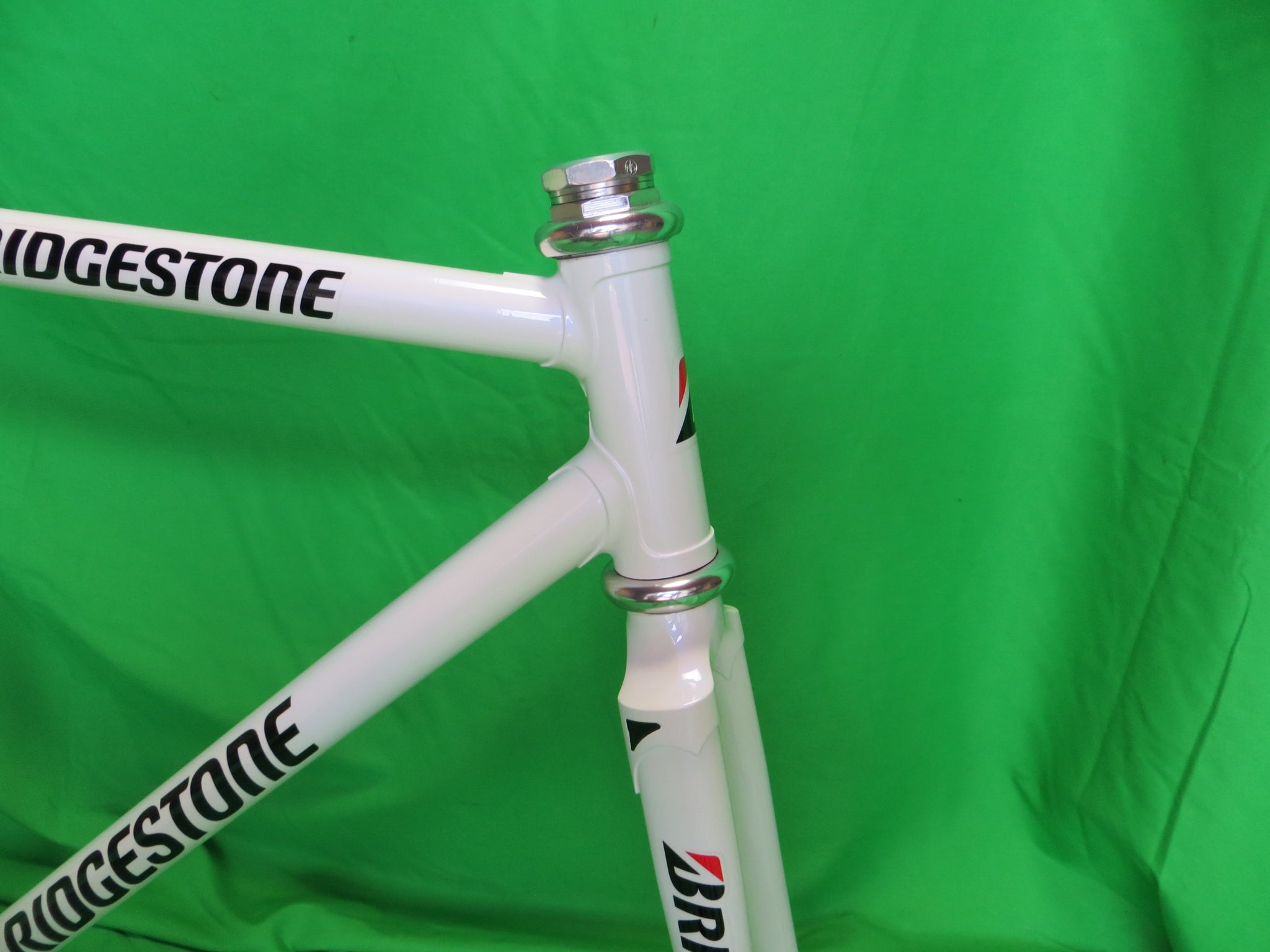Bridgestone // White // 50.5cm – NJS EXPORT