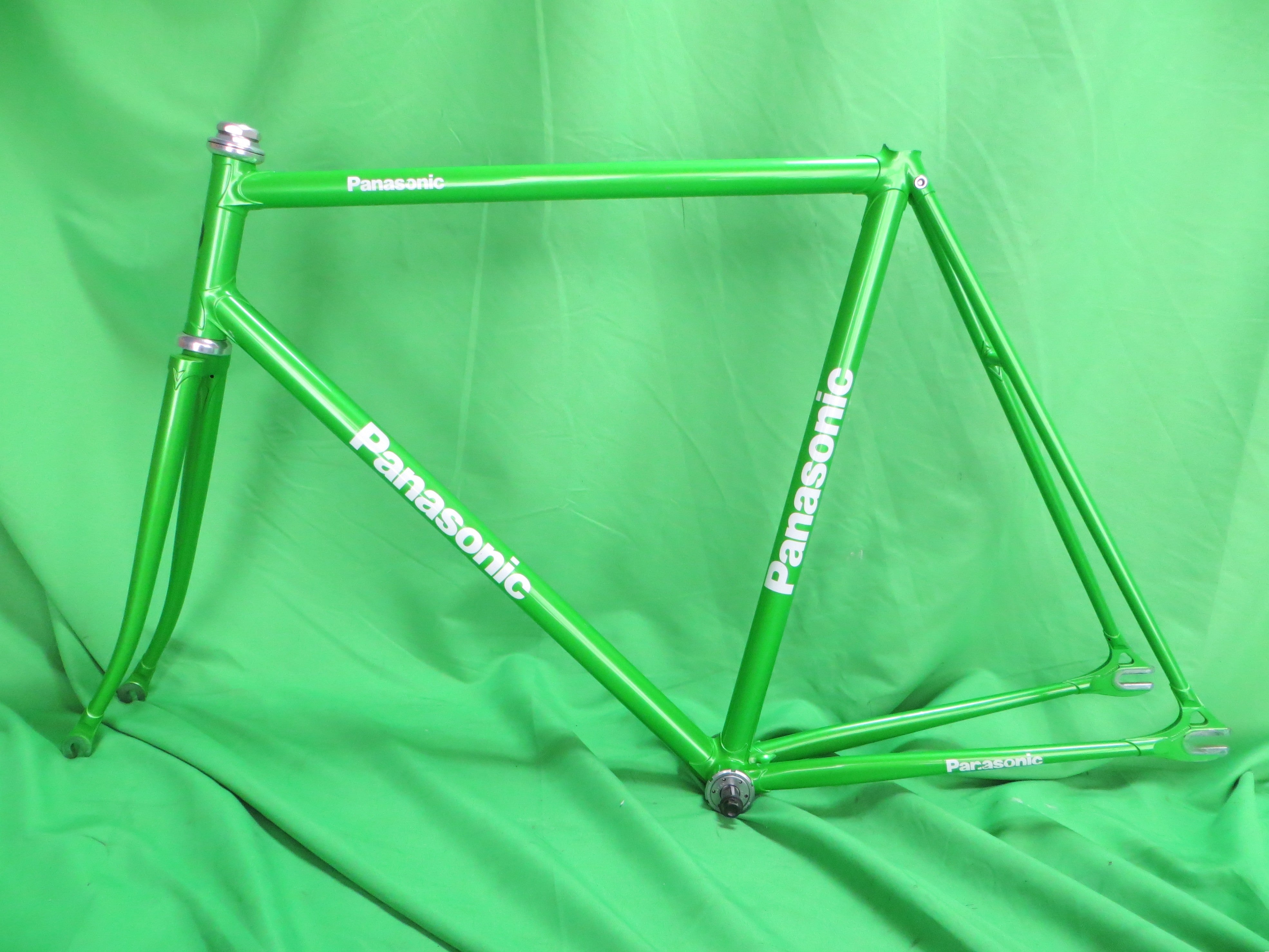 Panasonic // Green Metallic // 56cm