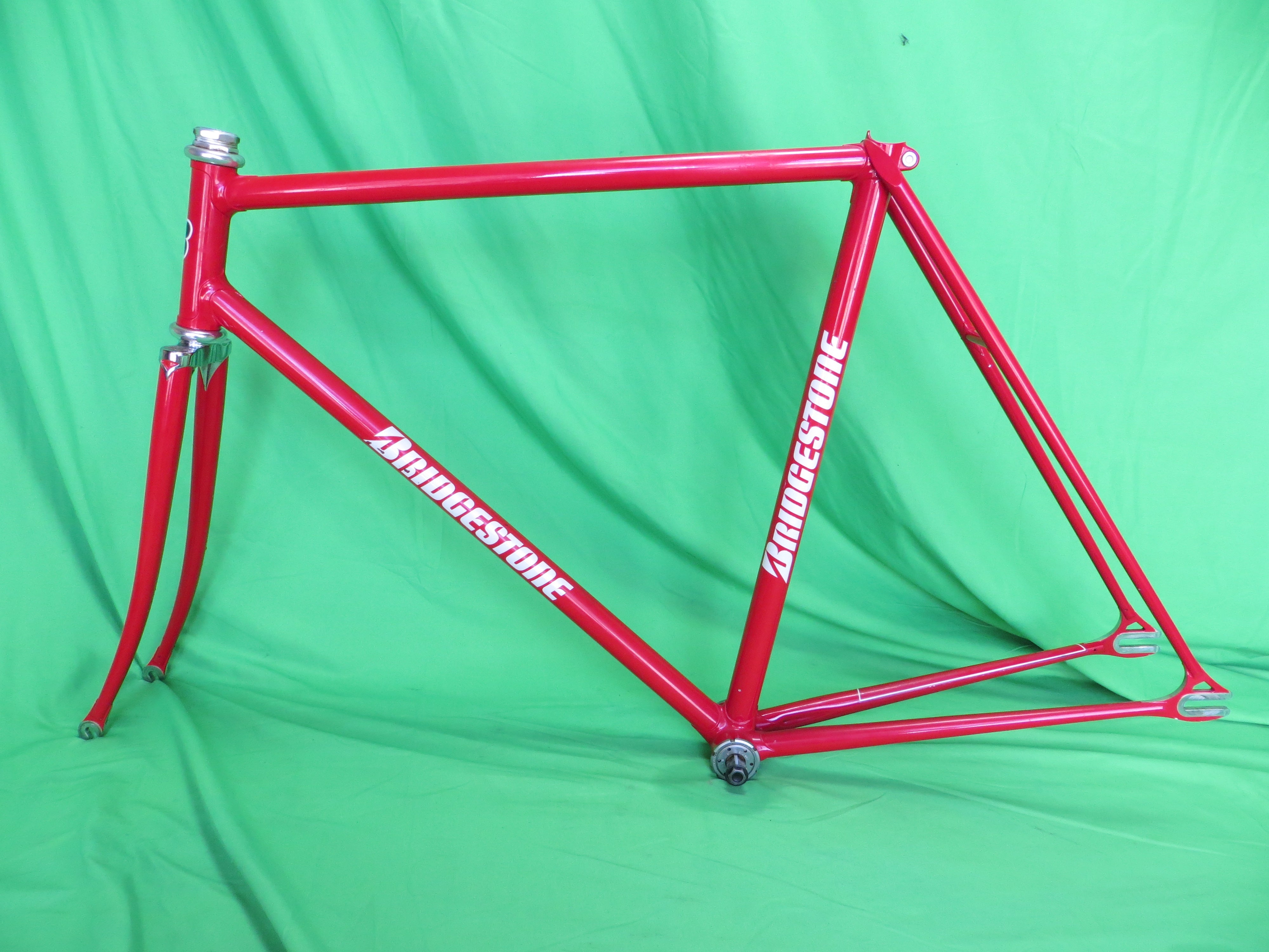 Bridgestone // Red // 53.5cm