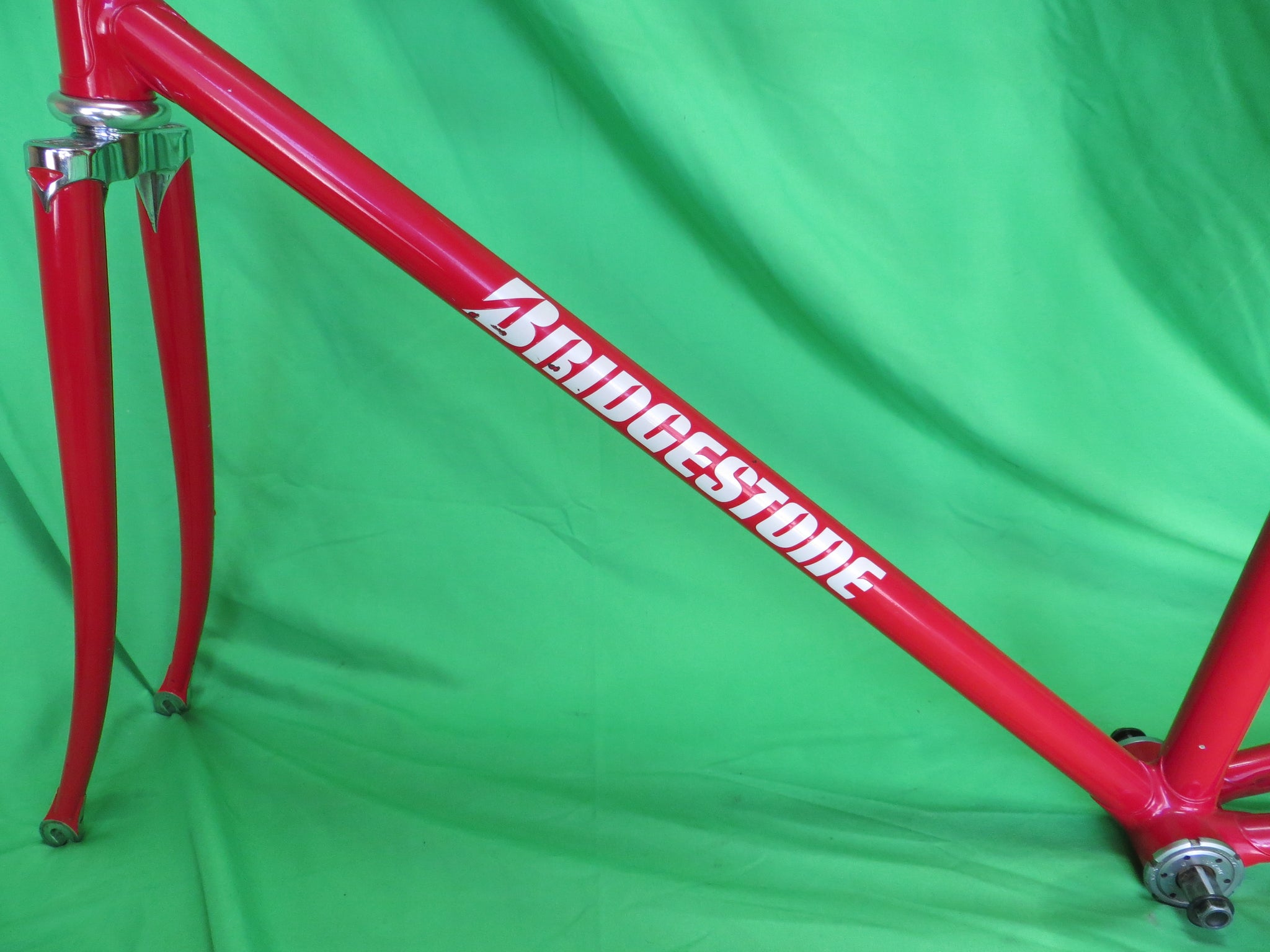 Bridgestone // Red // 53.5cm – NJS EXPORT