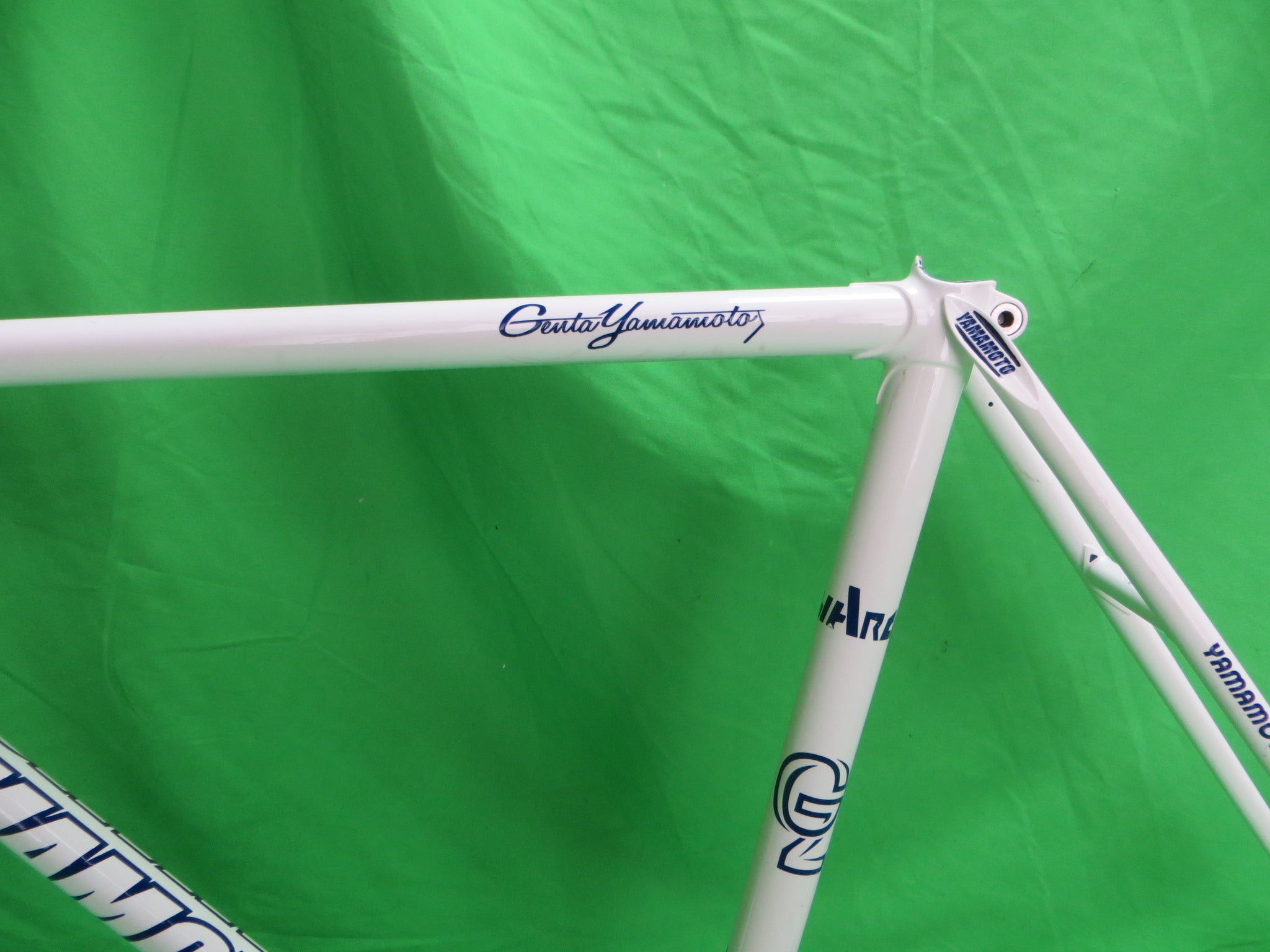 Yamamoto // White / Mach Silver // 49cm – NJS EXPORT