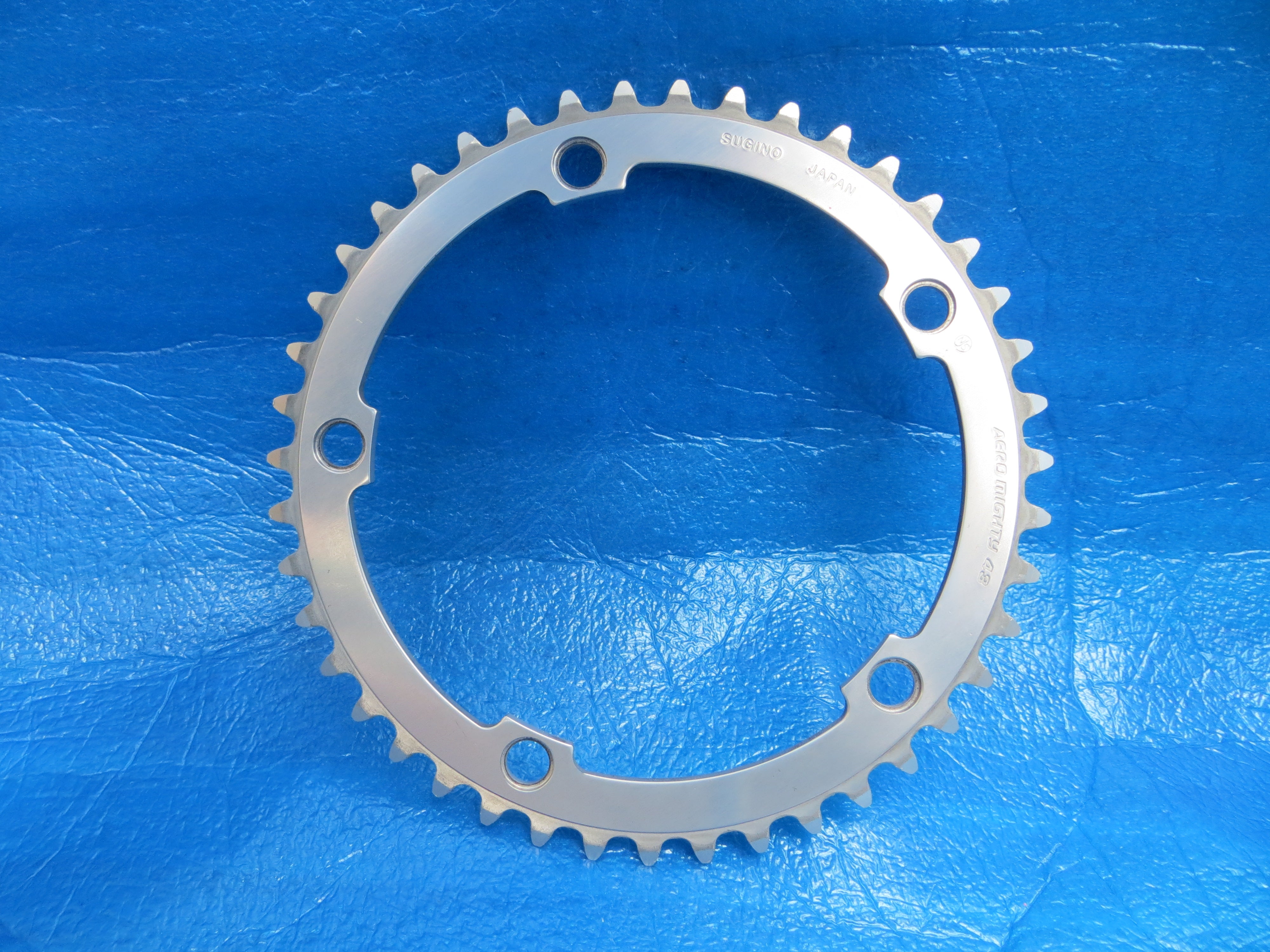 Sugino Mighty Competition 1/8" 144BCD Chainring 43T NJS (23082421)