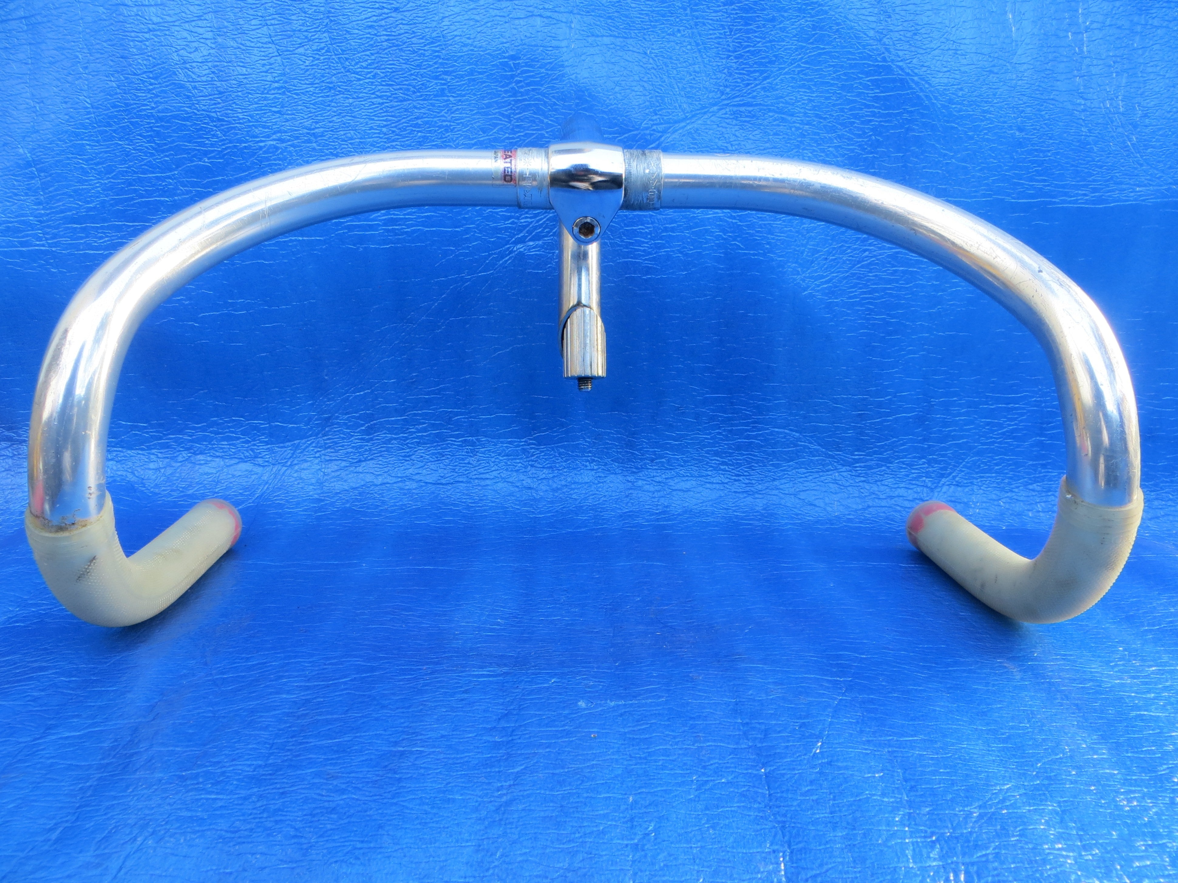 B123 380mm AA NJS Handlebar, Nitto Jaguar 90mm/58 degree Steel NJS Stem, Soyo Grips (25020905)