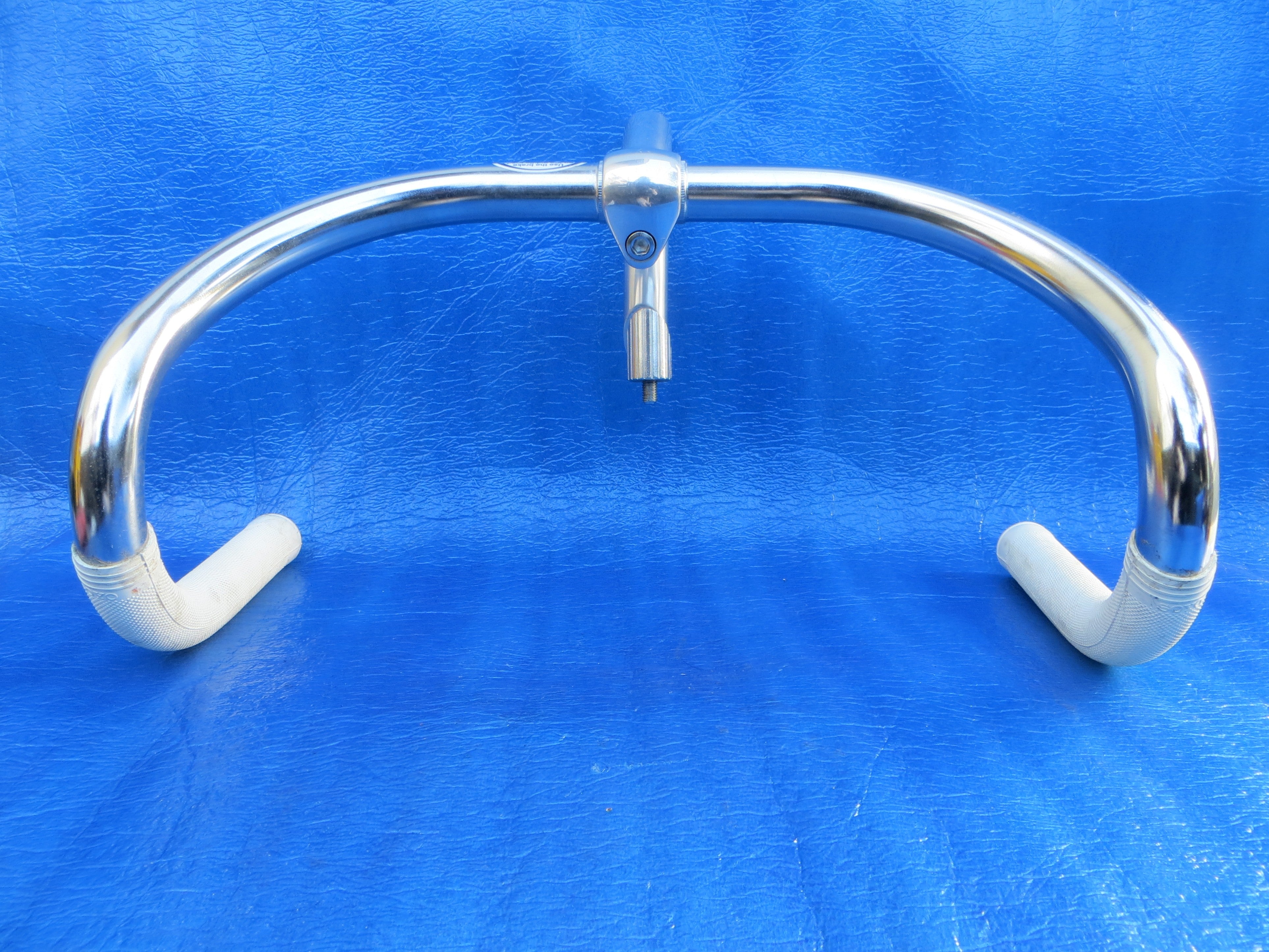 B123 380mm Steel NJS Handlebar, Nitto Jaguar 90mm/58degree AA NJS Stem, Soyo Grips (25020907)