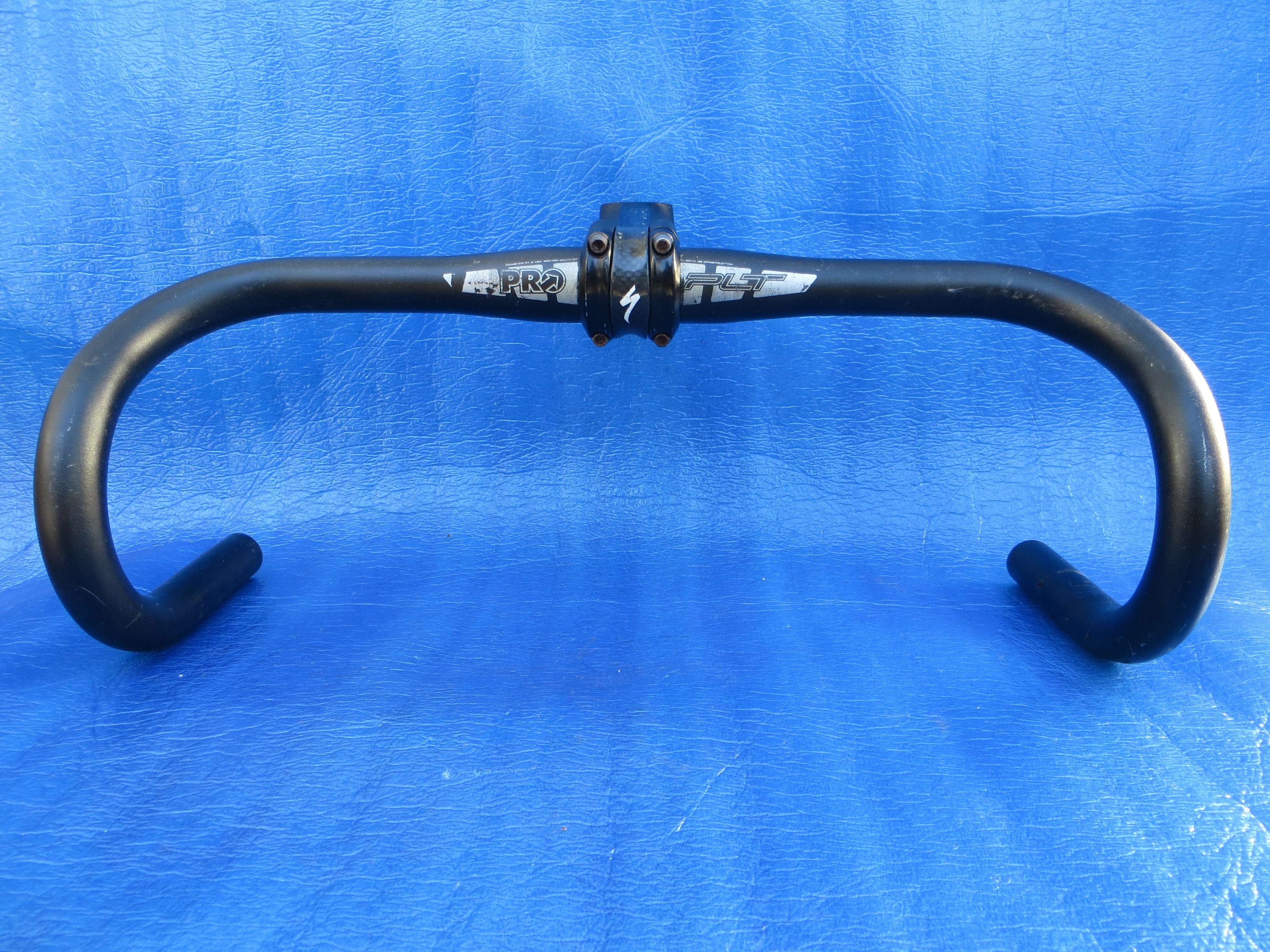 Shimano Pro PLT 400mm AA Handlebar, Specialized 100mm 31.8mm AA Stem (25020909)