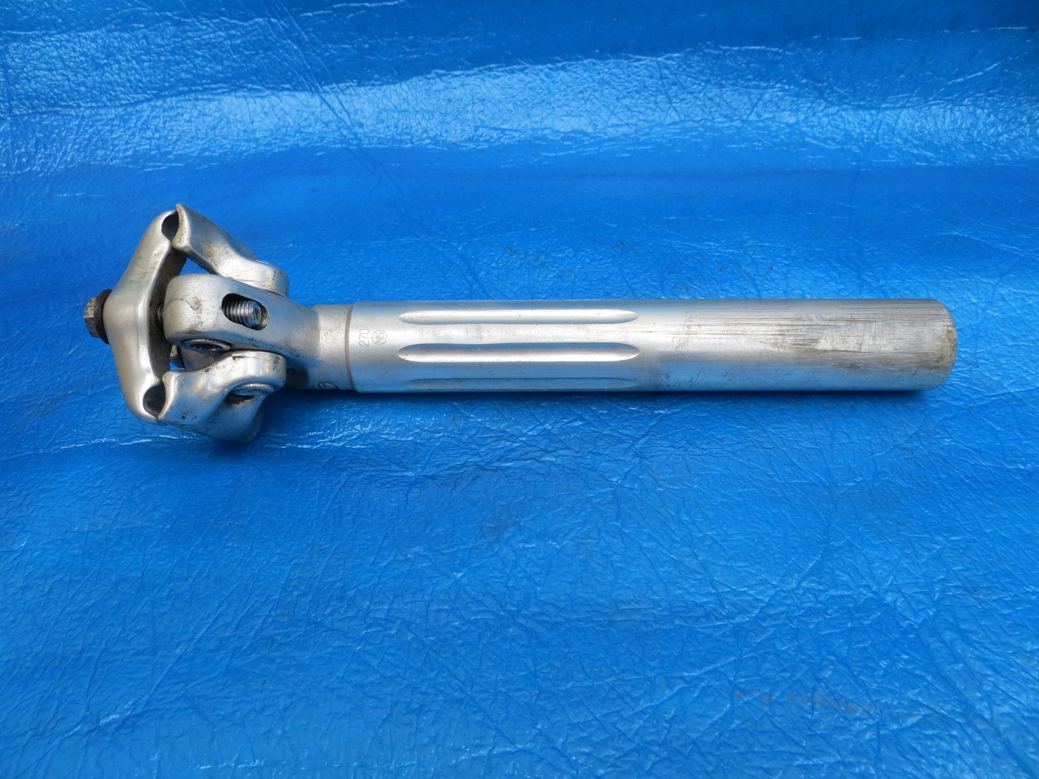 mighty sattelstütze Sugino Mighty Fluted NJS Seatpost 27.0/44mm (23091101)