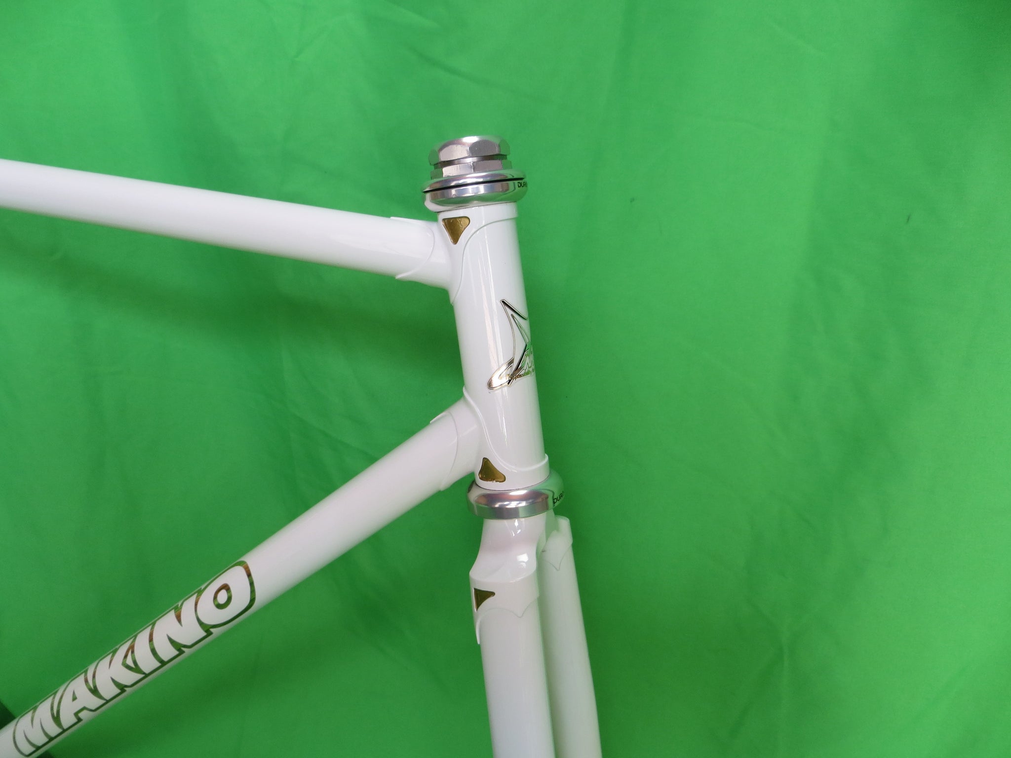 Makino // White // 53.5cm – NJS EXPORT