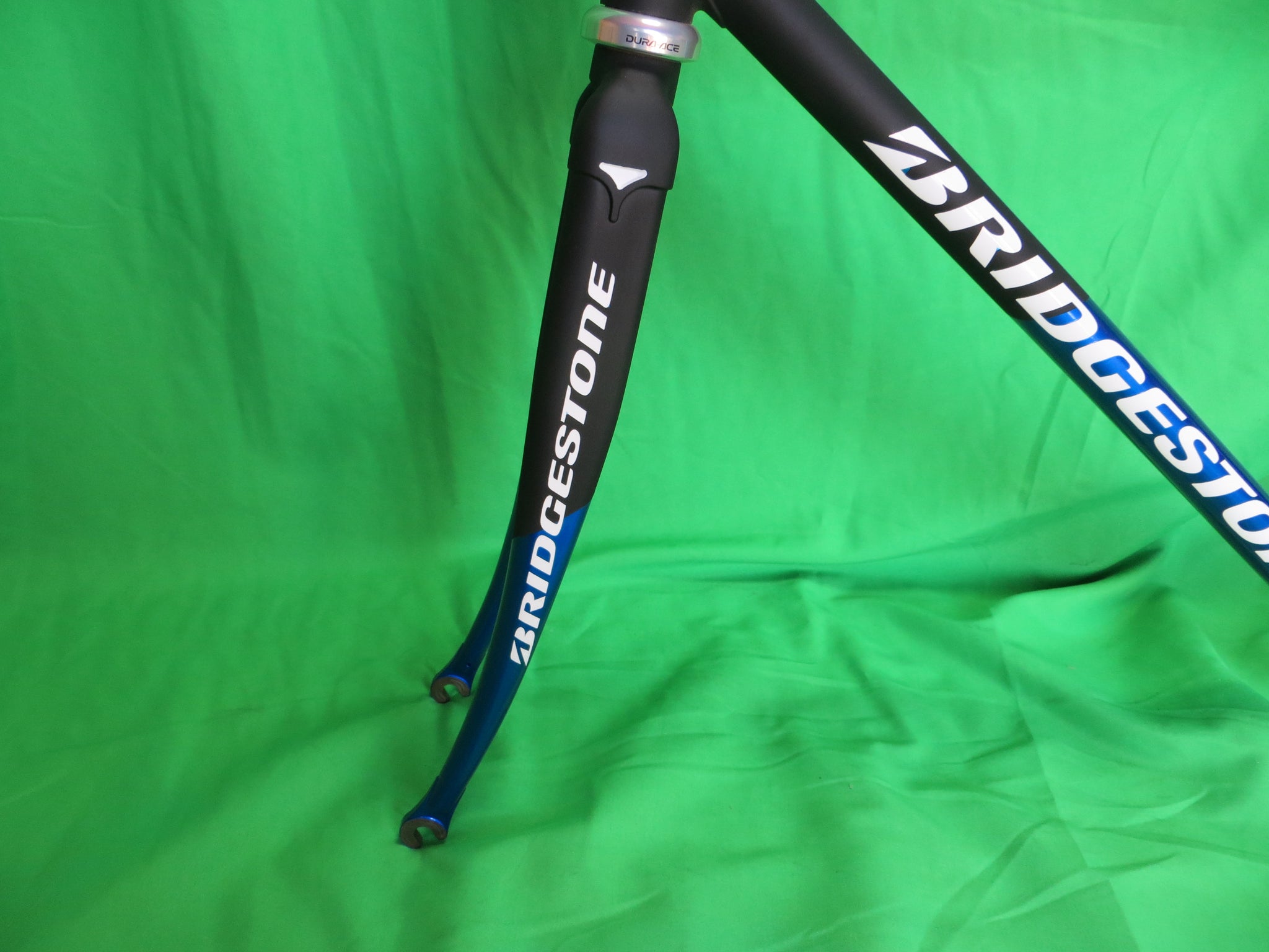 Bridgestone Columbus Max Fork// Matte Black / Deep Blue Metallic