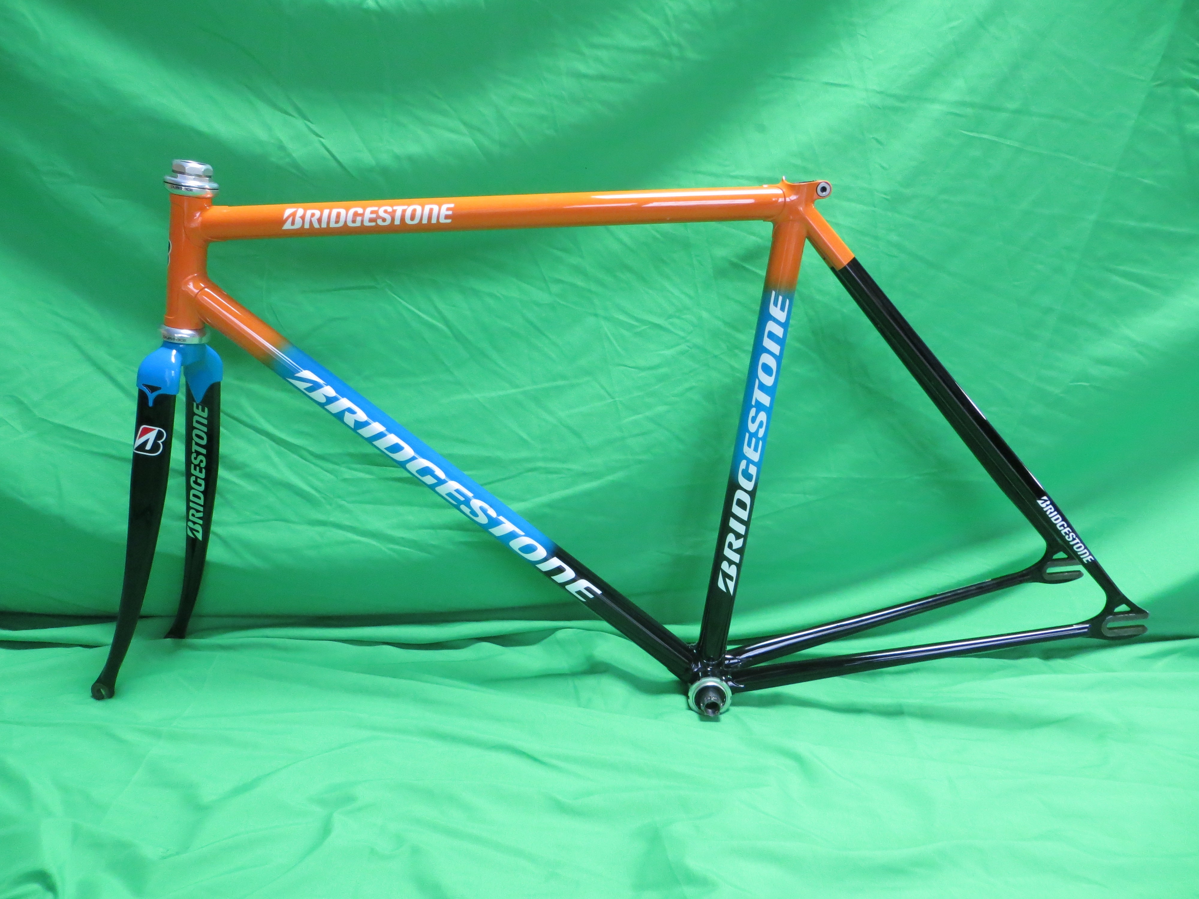 Bridgestone Columbus Max Fork // Black Orange Blue // 49.5cm