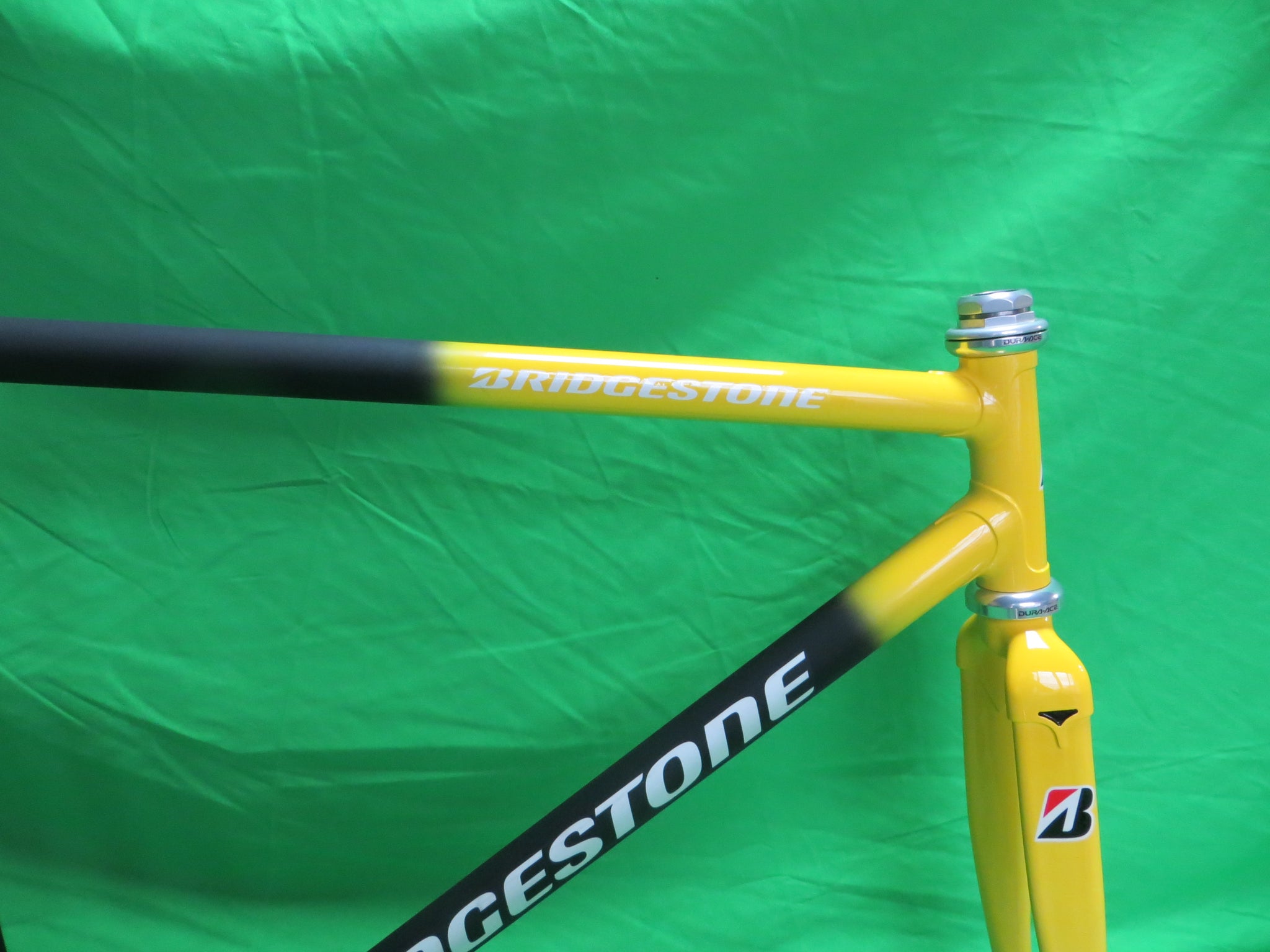 Bridgestone Columbus Max Fork // Matte Black Yellow Fade // 49.5cm