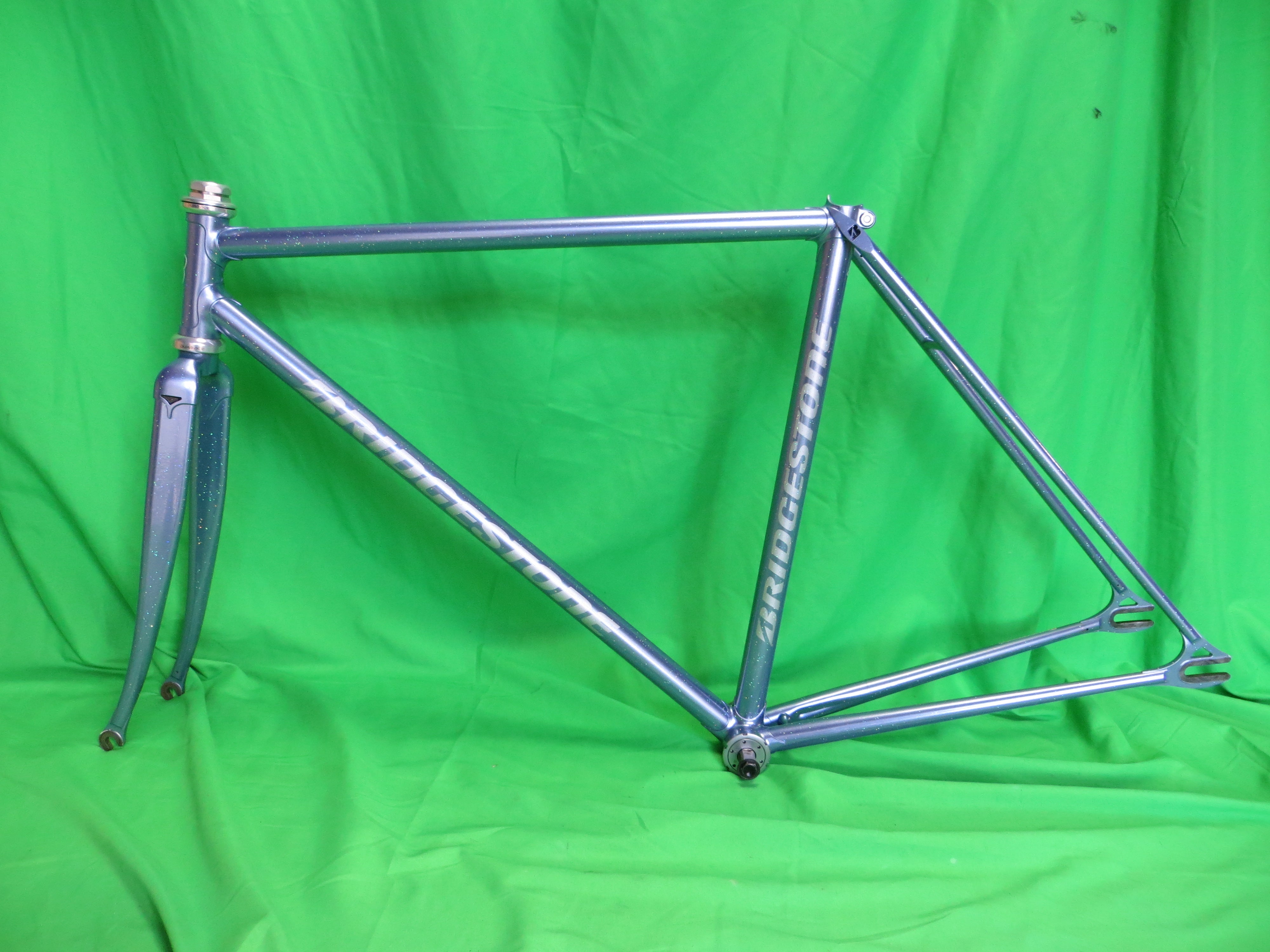 Bridgestone Columbus Max Fork // Grayish Lavender with Rainbow Flake // 49.5cm