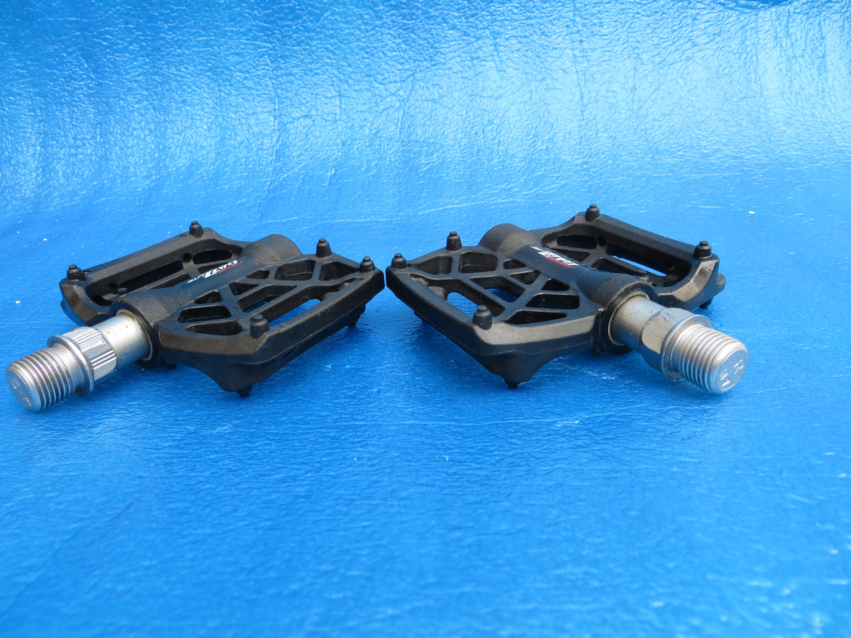 Tioga Dazz Light Pedal Set (23102503) NJS EXPORT