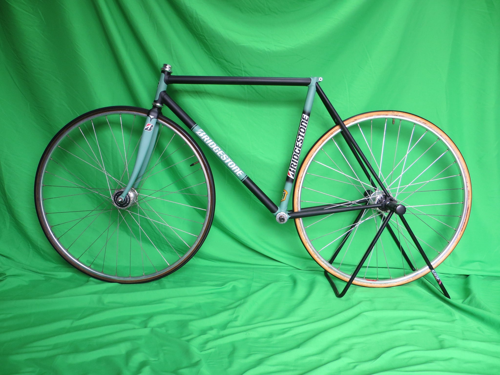 Bridgestone Columbus Max Frok/ Reynolds 631 // Matte Bianchi Green