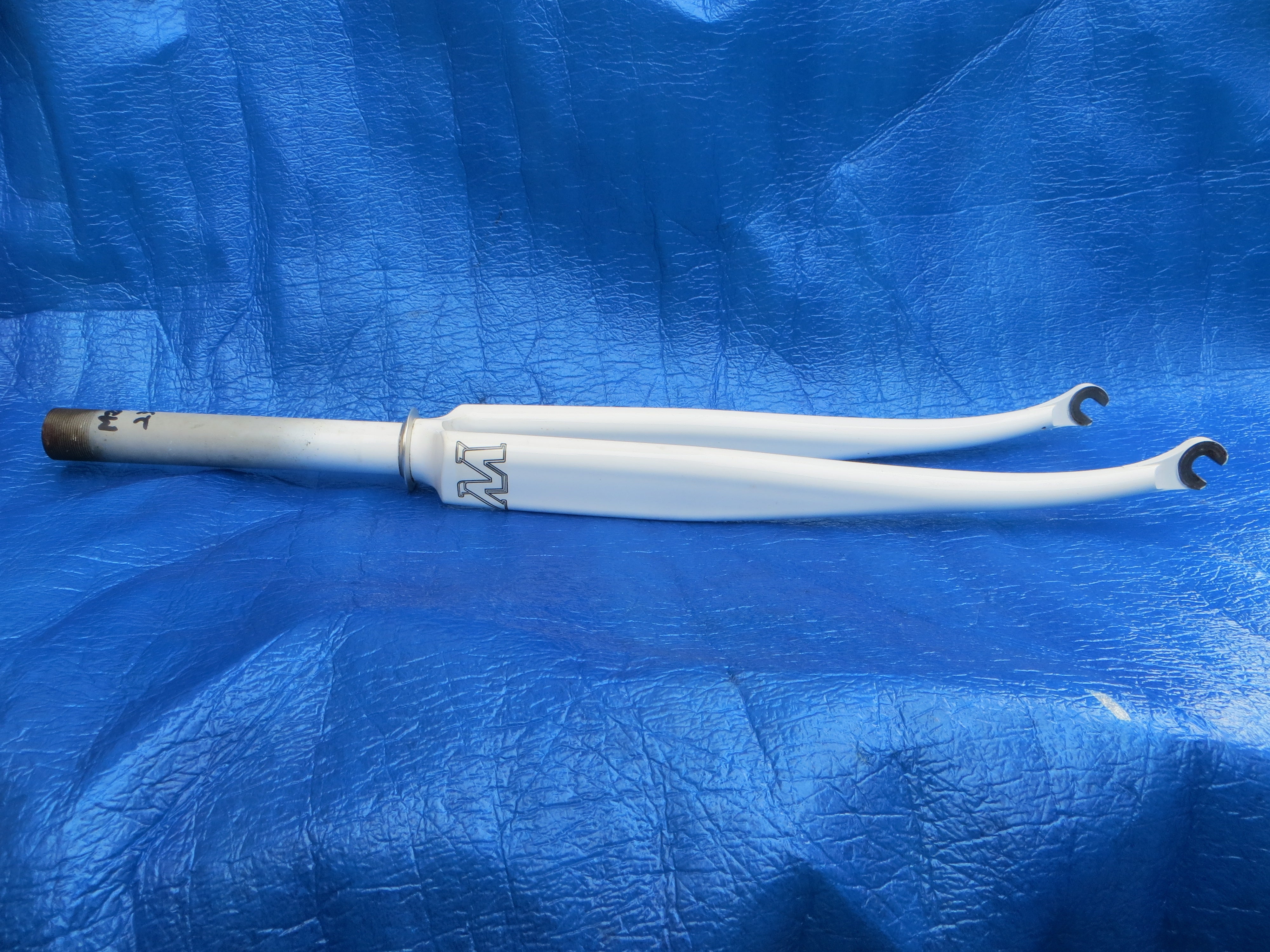 Makino Coumbus Max Front Fork 174mm steering Column 9mm Slot /250327