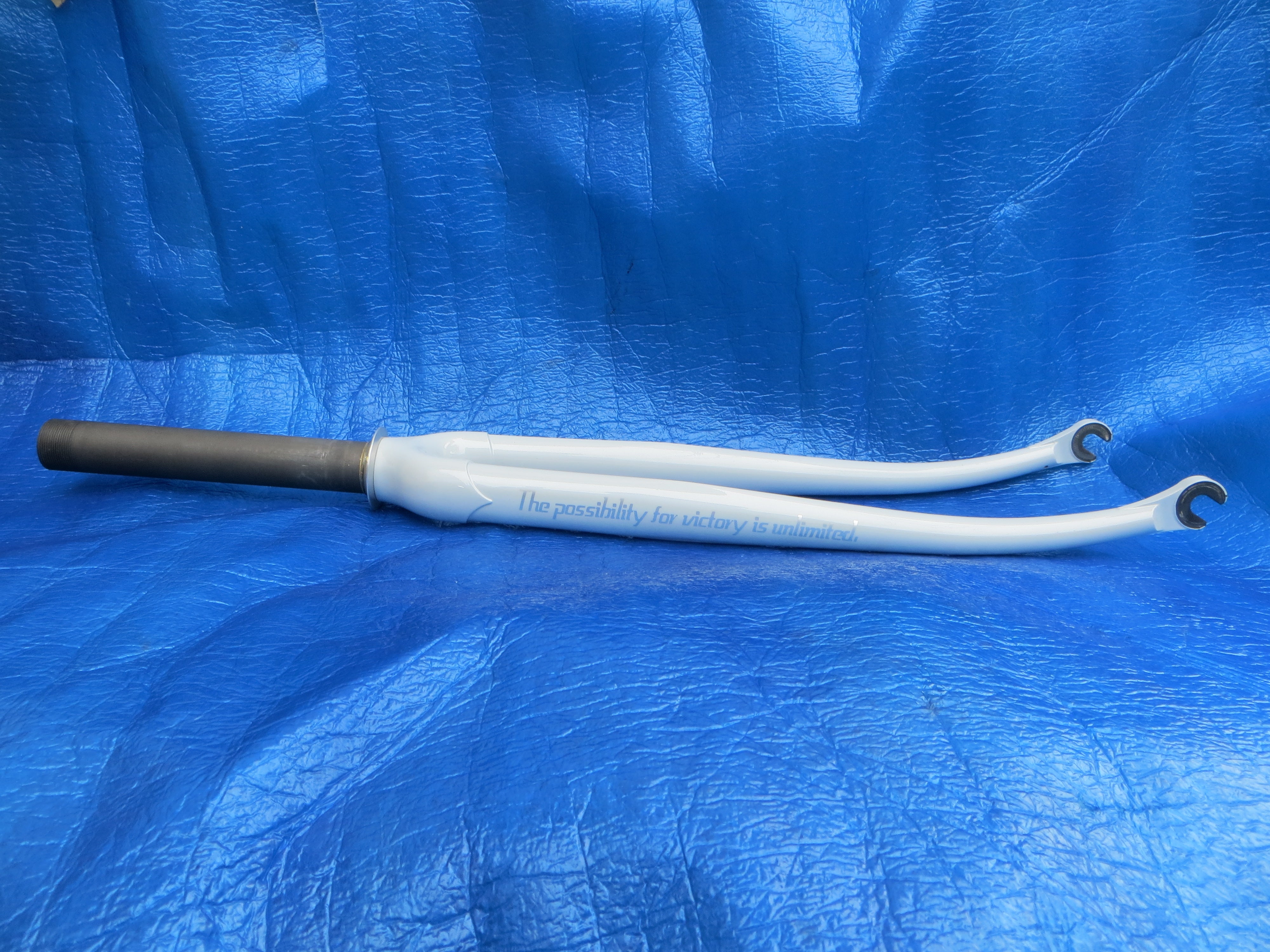 Makino Front Fork 162mm steering Column 9mm Slot /250327