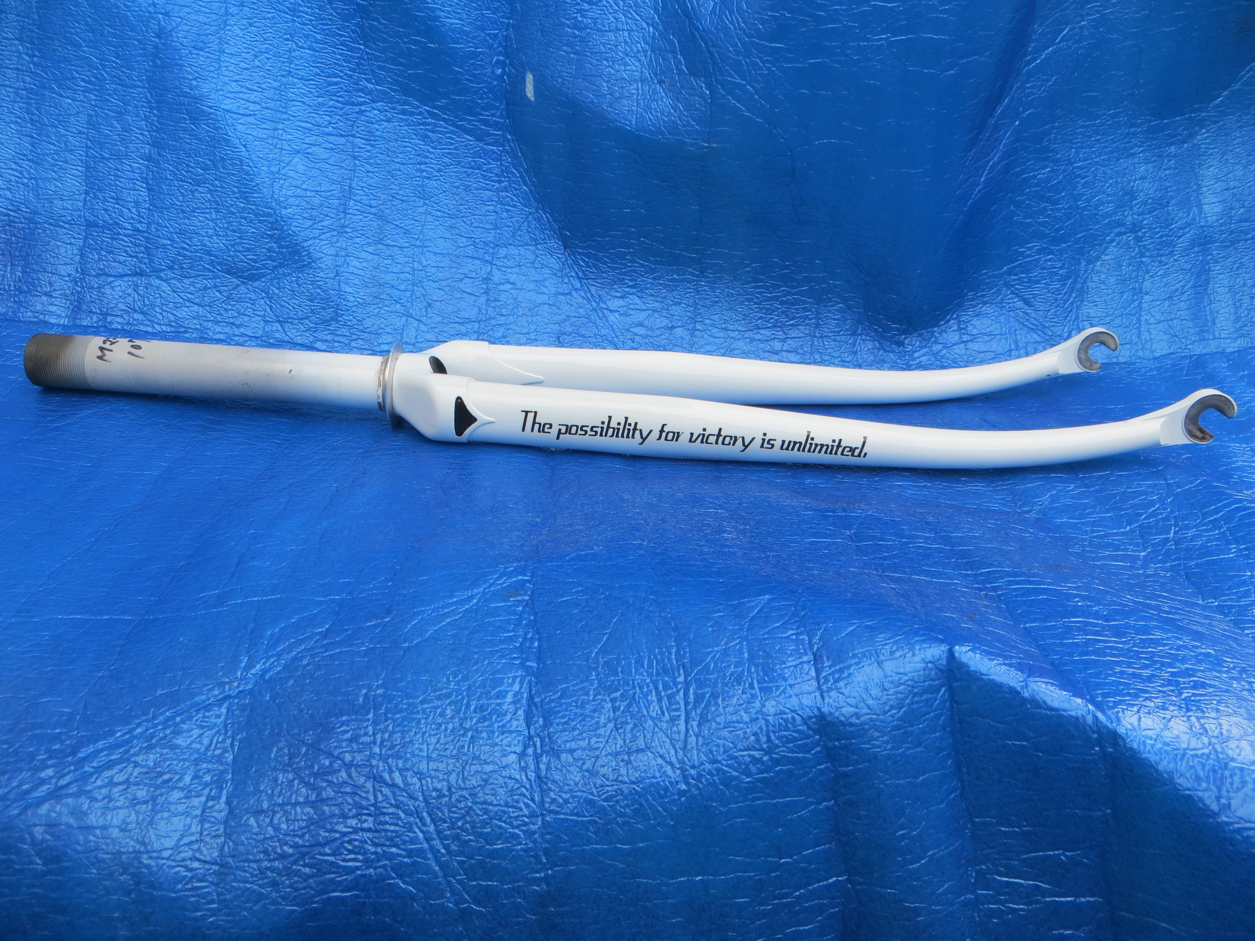 Makino Front Fork 172mm steering Column 9mm Slot /250327