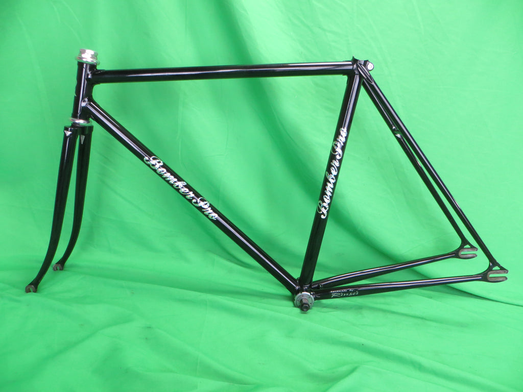 Bomber Pro // Black // 51cm