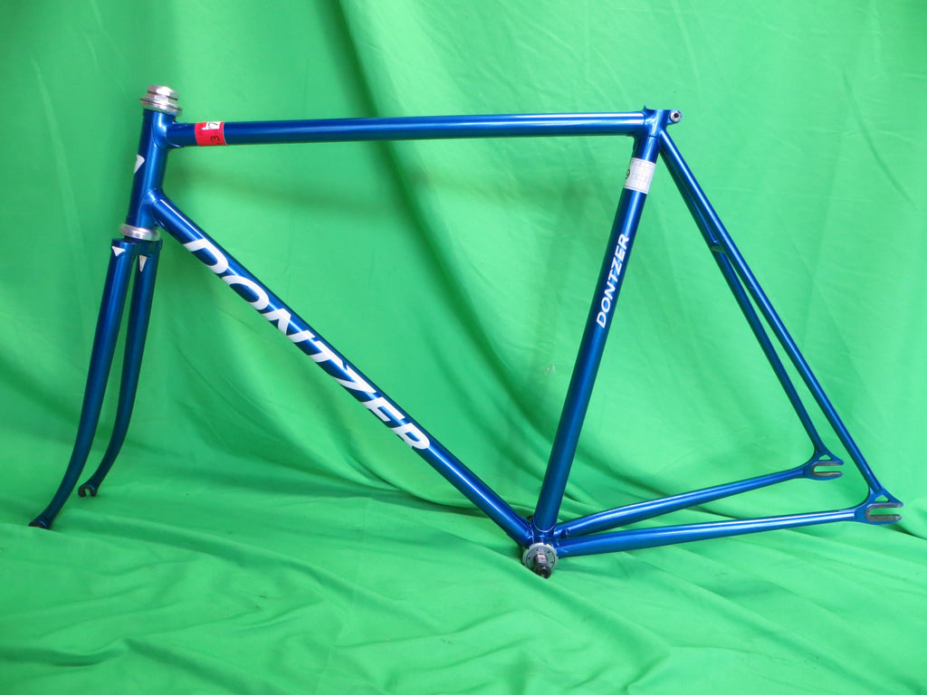 Dontzer // Deep Blue Metallic // 54.5cm