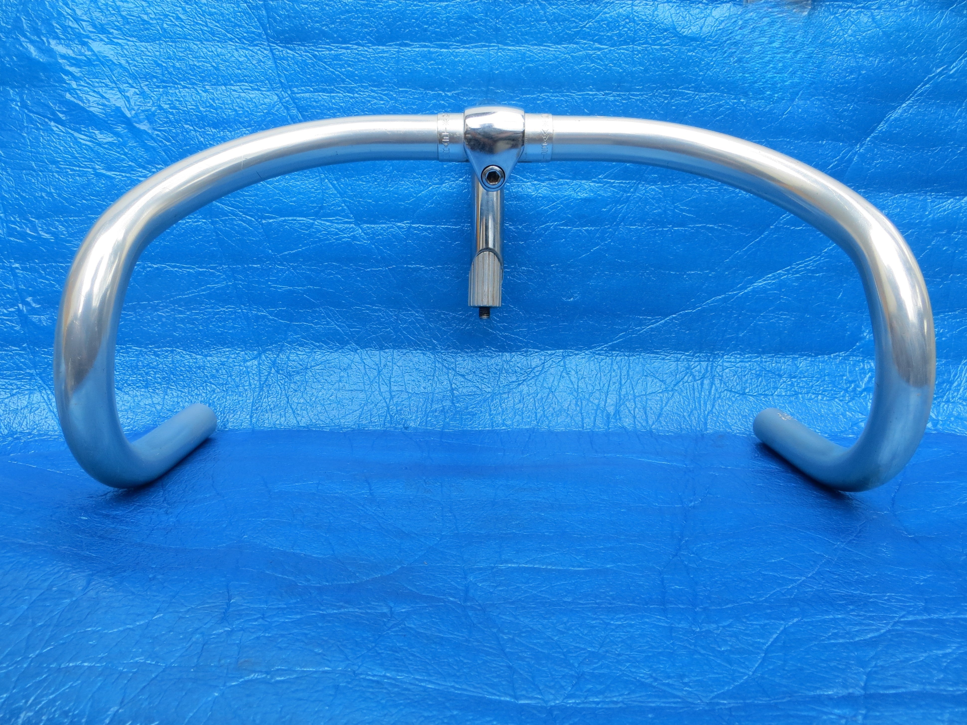 B123 370mm AA NJS Handlebar, Nitto Jaguar 95mm/65 degree Steel NJS Stem (24082403)