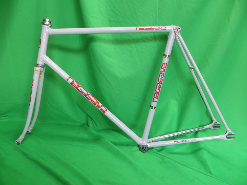 Nagasawa // White // 57.5cm