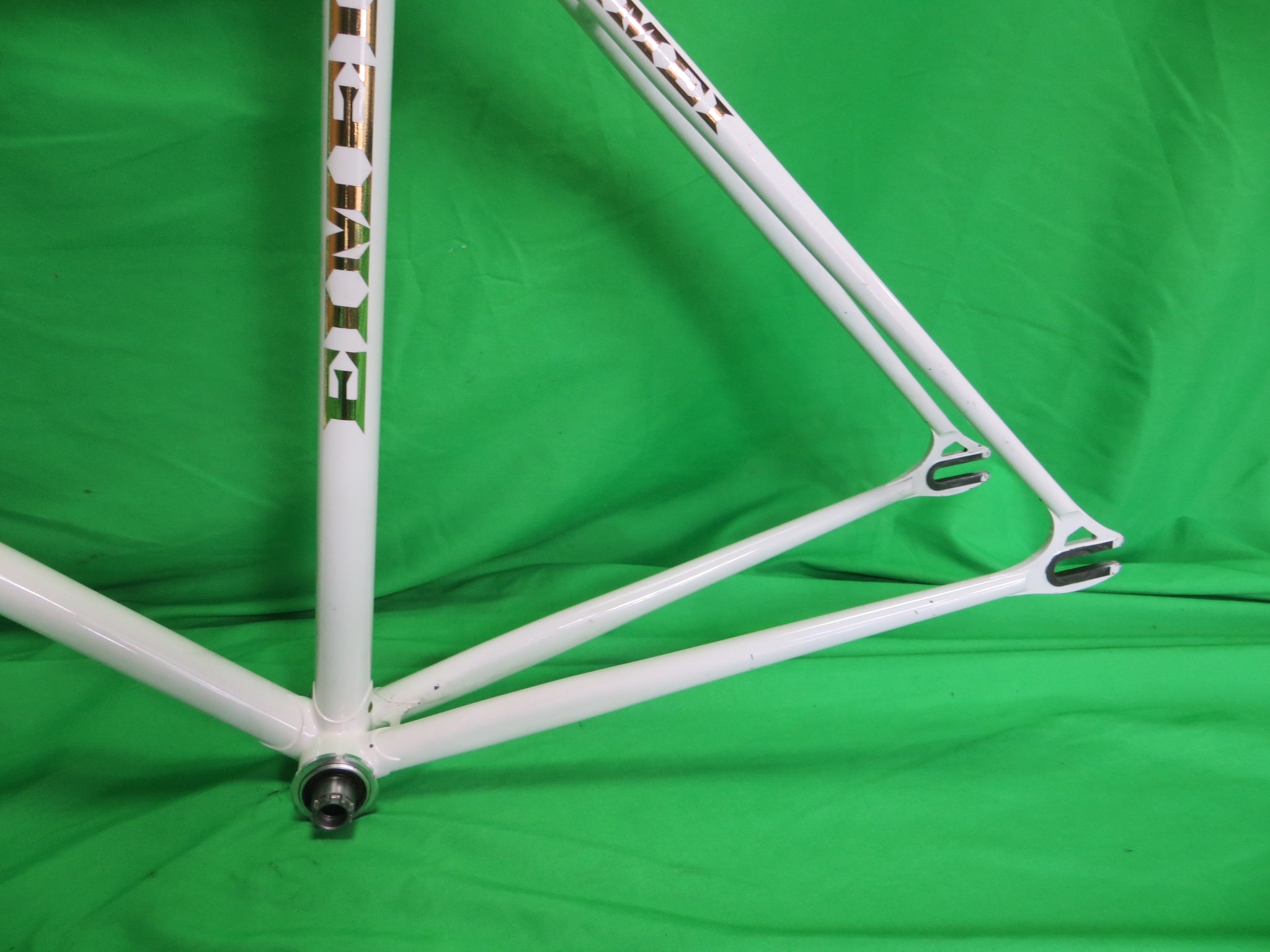 EIMEI // White // 48.5cm – NJS EXPORT