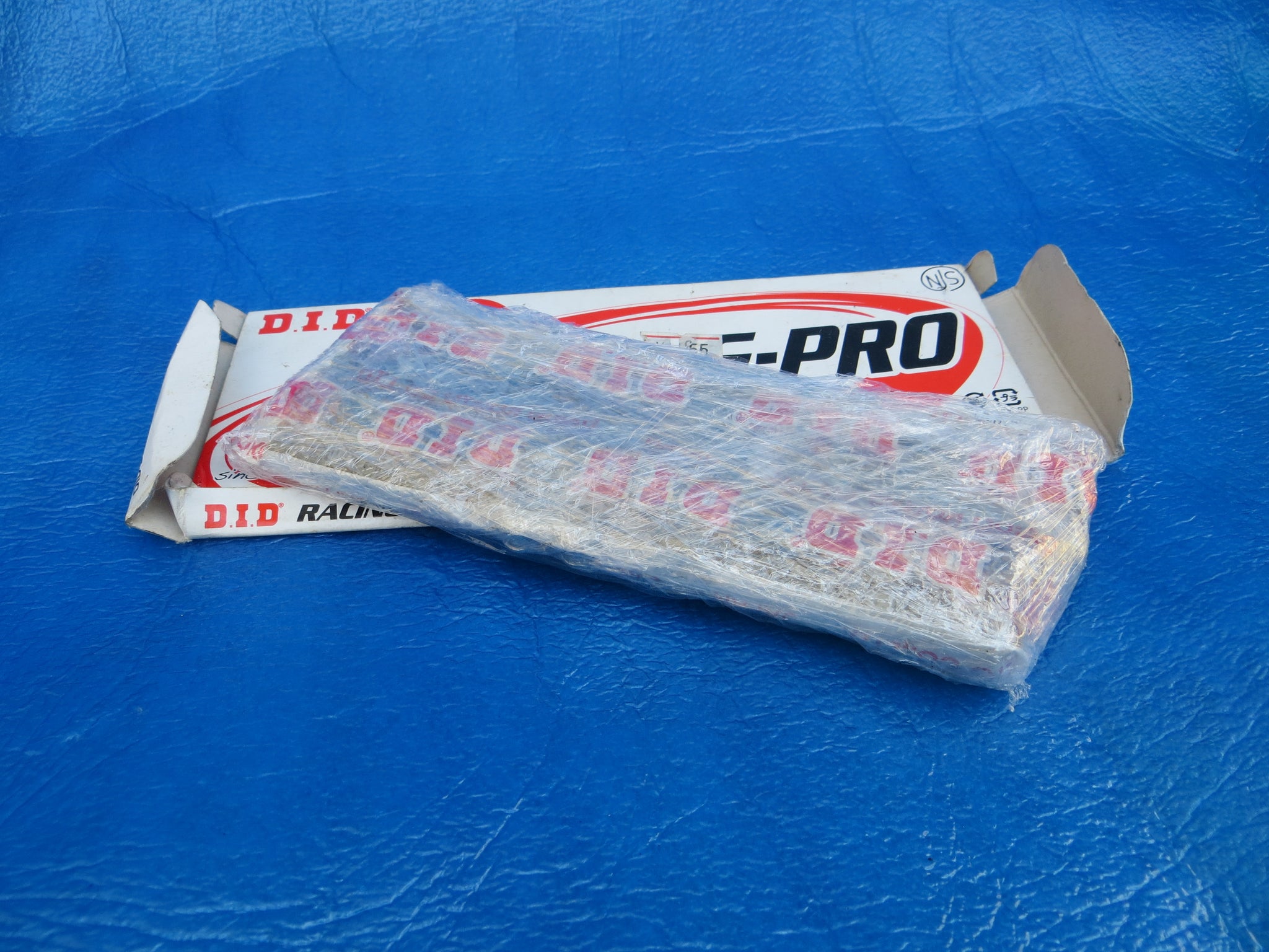 Never Used Daido D.I.D NJS Silver Chain 1/8" 106links