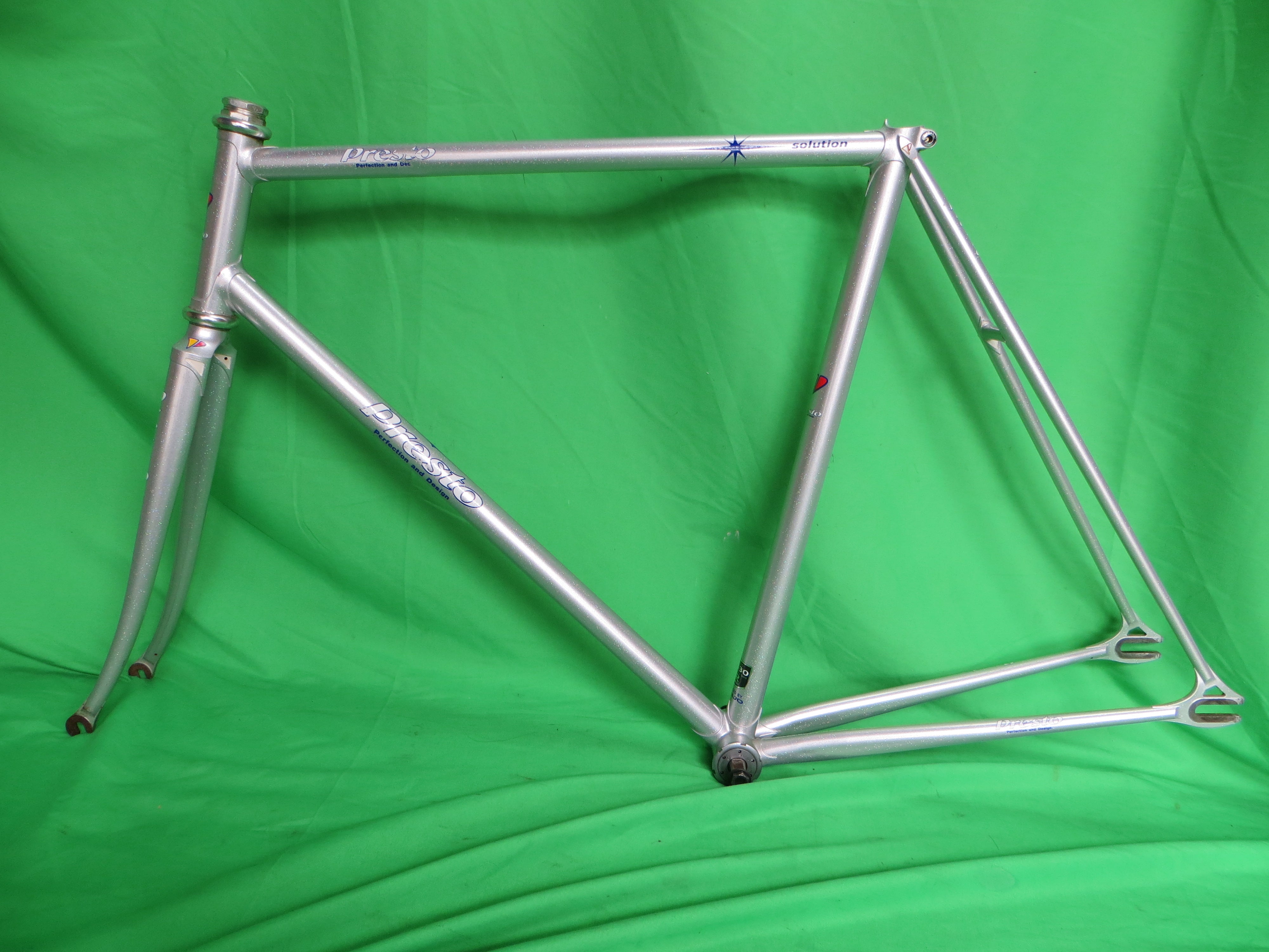 PRESTO Kaisei 8630R // Silver with Rainbow Flake // 55cm