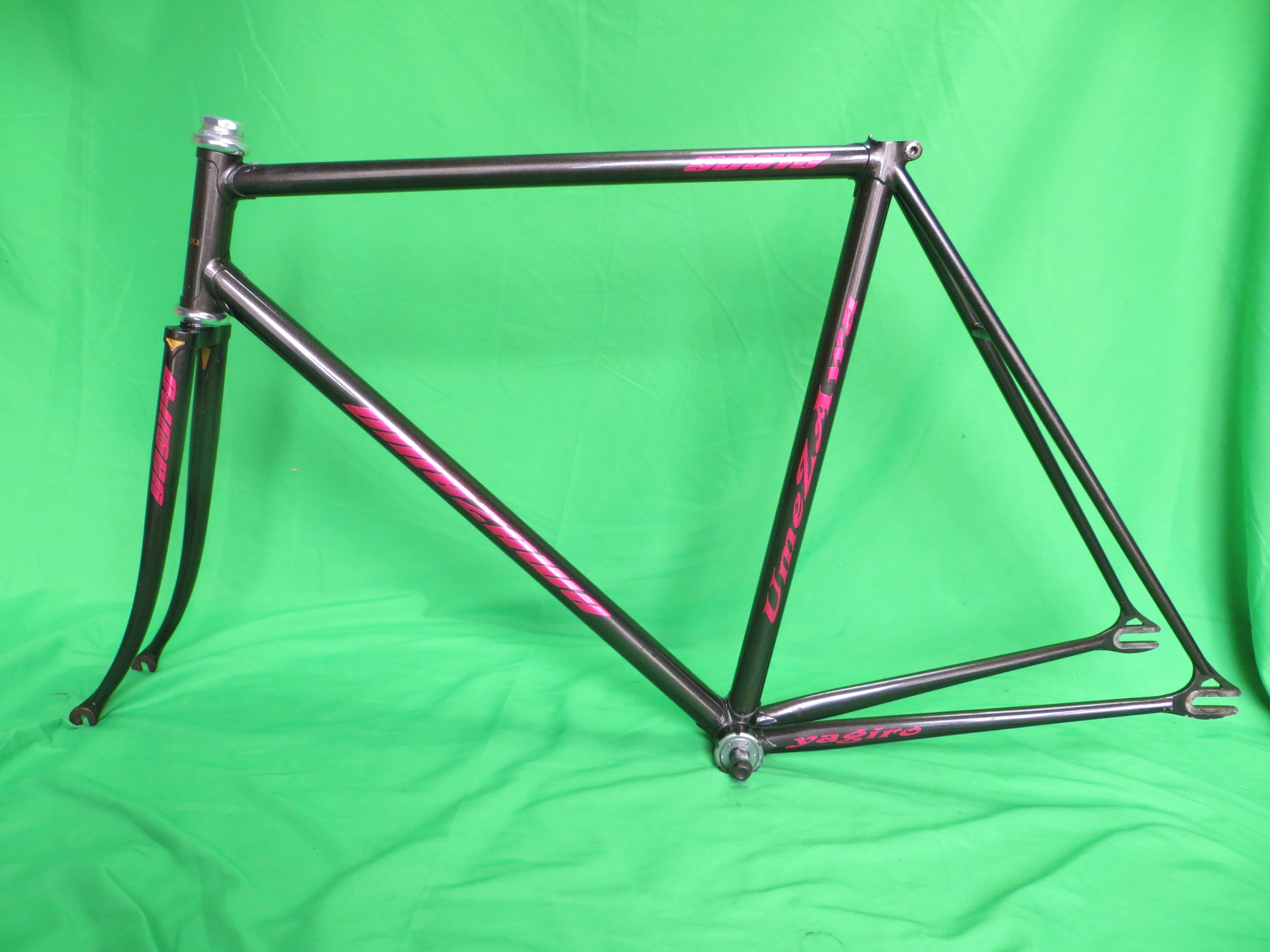 UMEZAWA // Gun Metal // 53.5cm