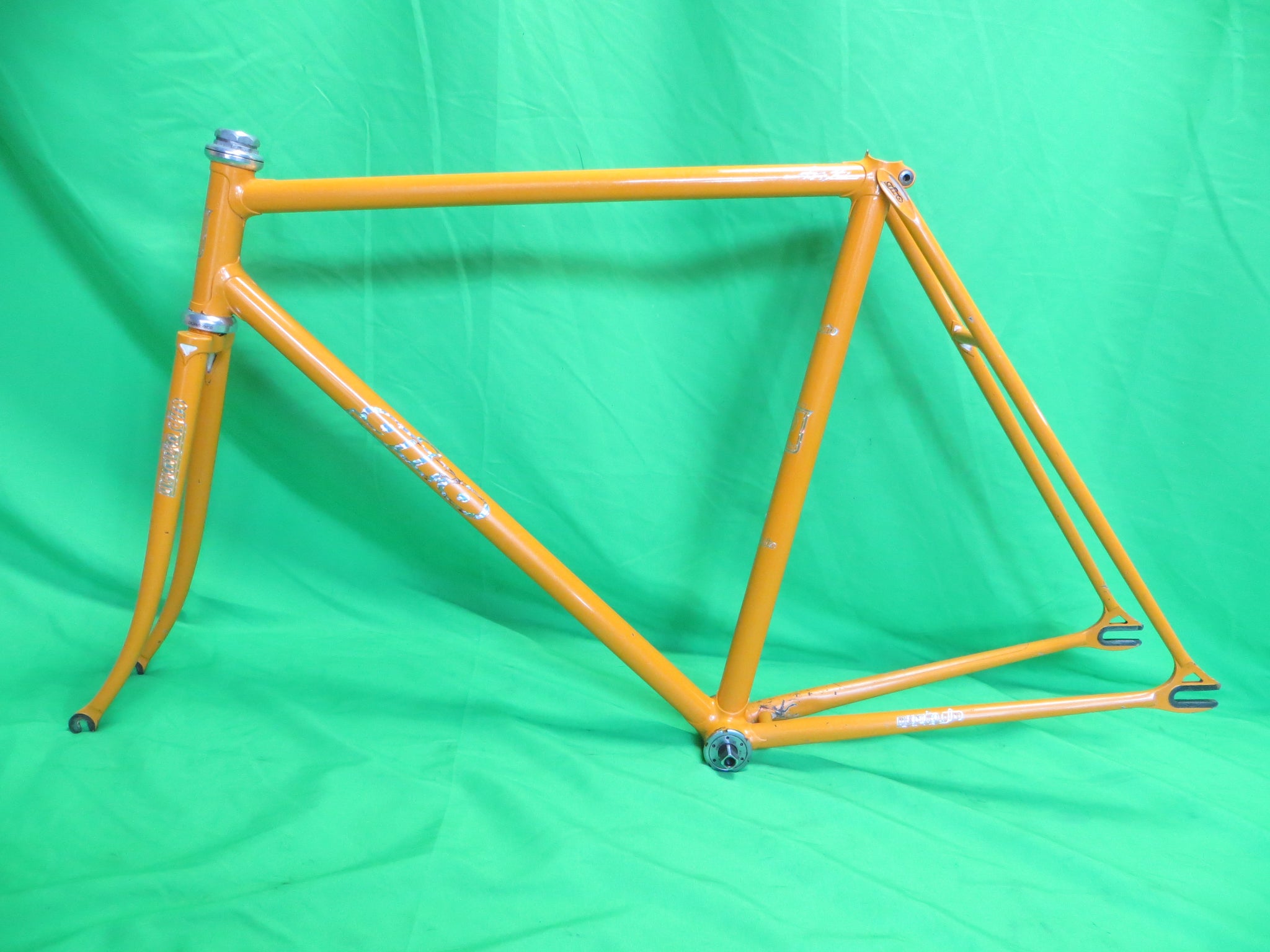 Giro // Yellow with Fine Silver Flake // 53cm