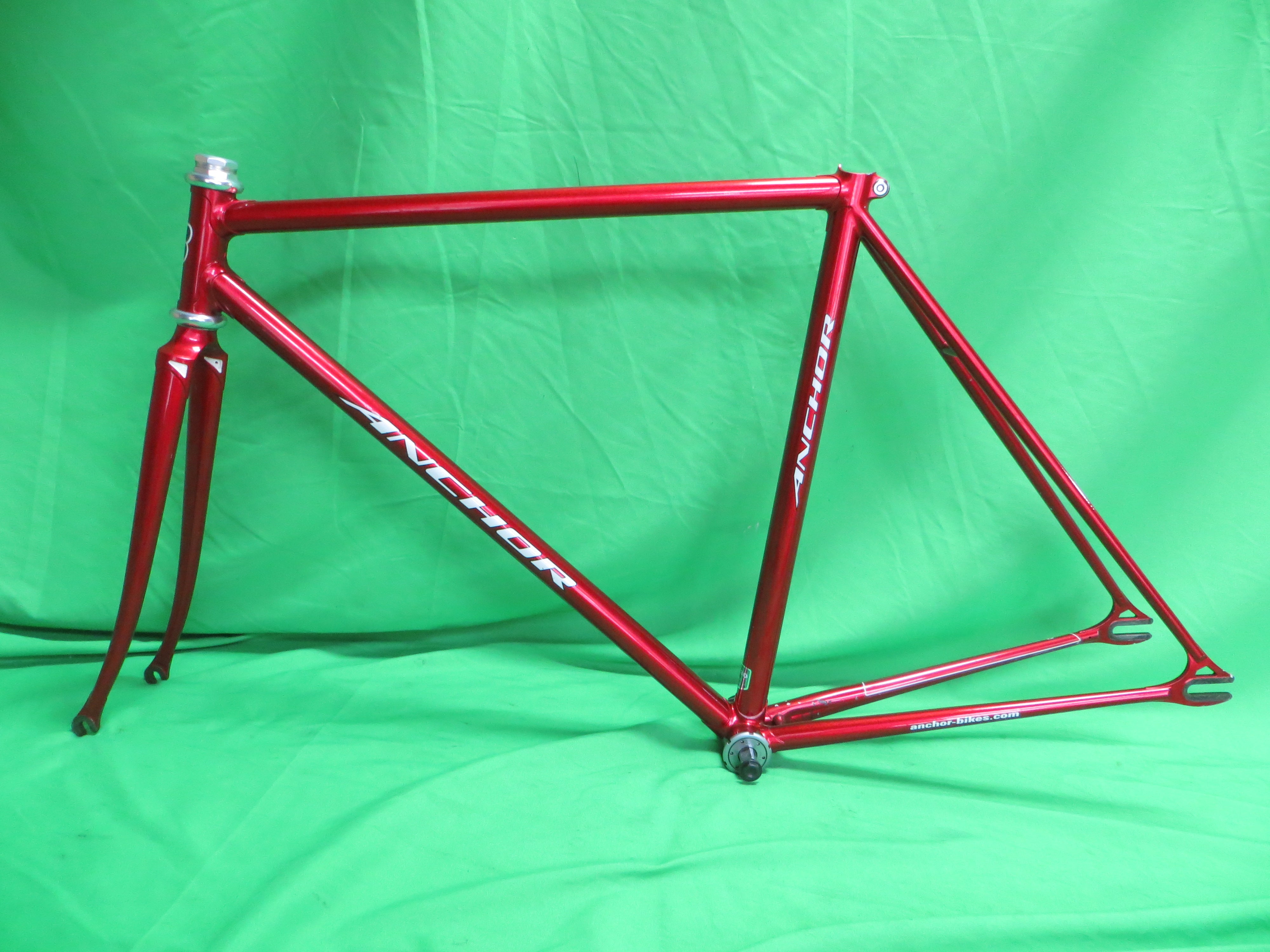 Anchor Kaisei 8630R // Red Metallic // 51 cm